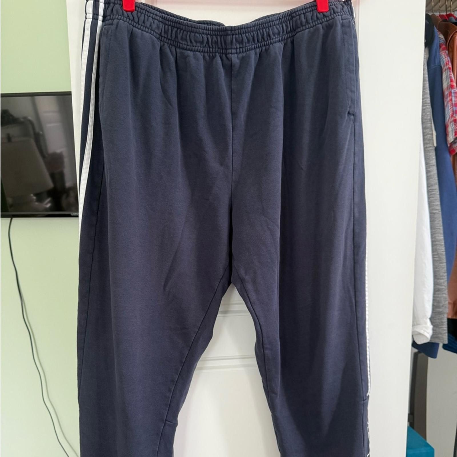 Adidas Adidas Navy Sweatpants Size US 40 / EU 56 - 2 Thumbnail