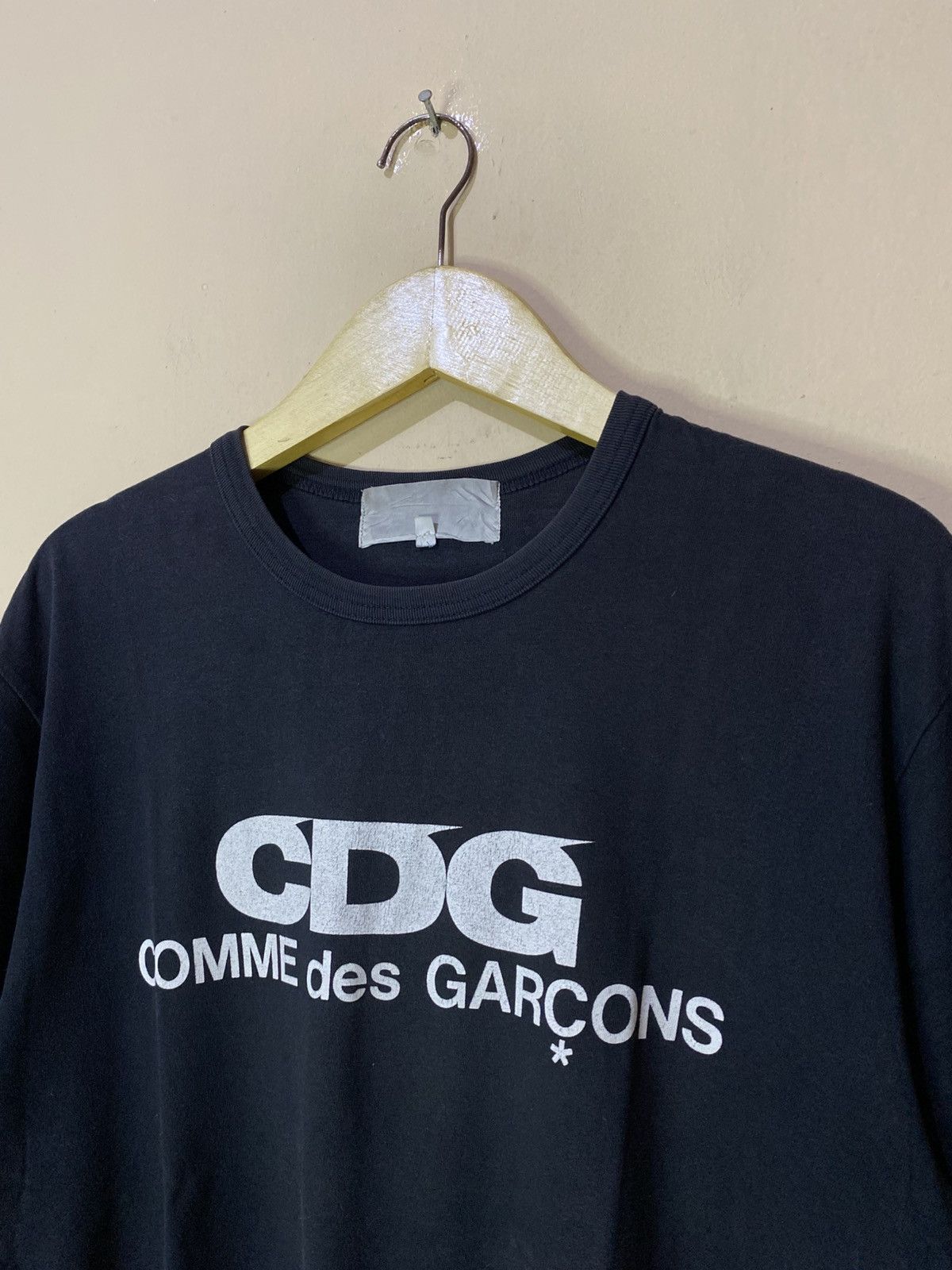 Comme des Garcons SS13 Comme Des Garcons Spellout Logo Tshirt Size US L / EU 52-54 / 3 - 3 Thumbnail