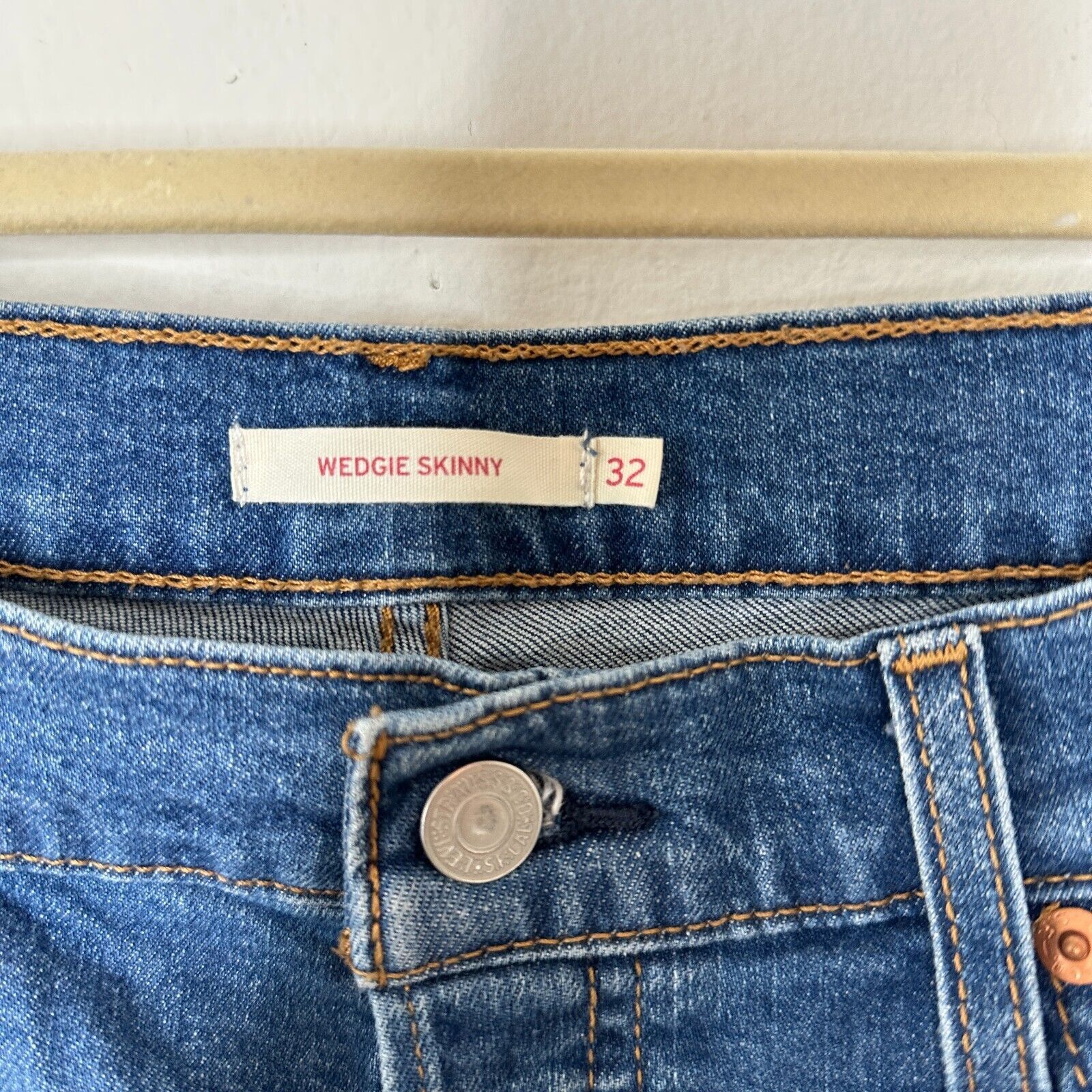 Levi's Levi's Medium Wash Wedgie Skinny High Rise Button Jean 32 Size 32" / US 10 / IT 46 - 5 Thumbnail