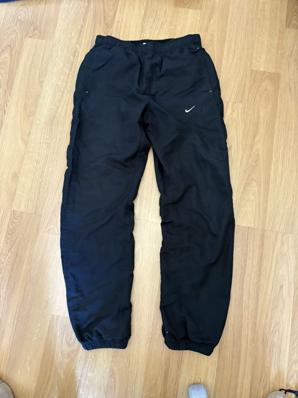 Nike Nike vintage nylon pants Size US 33 - 1 Thumbnail