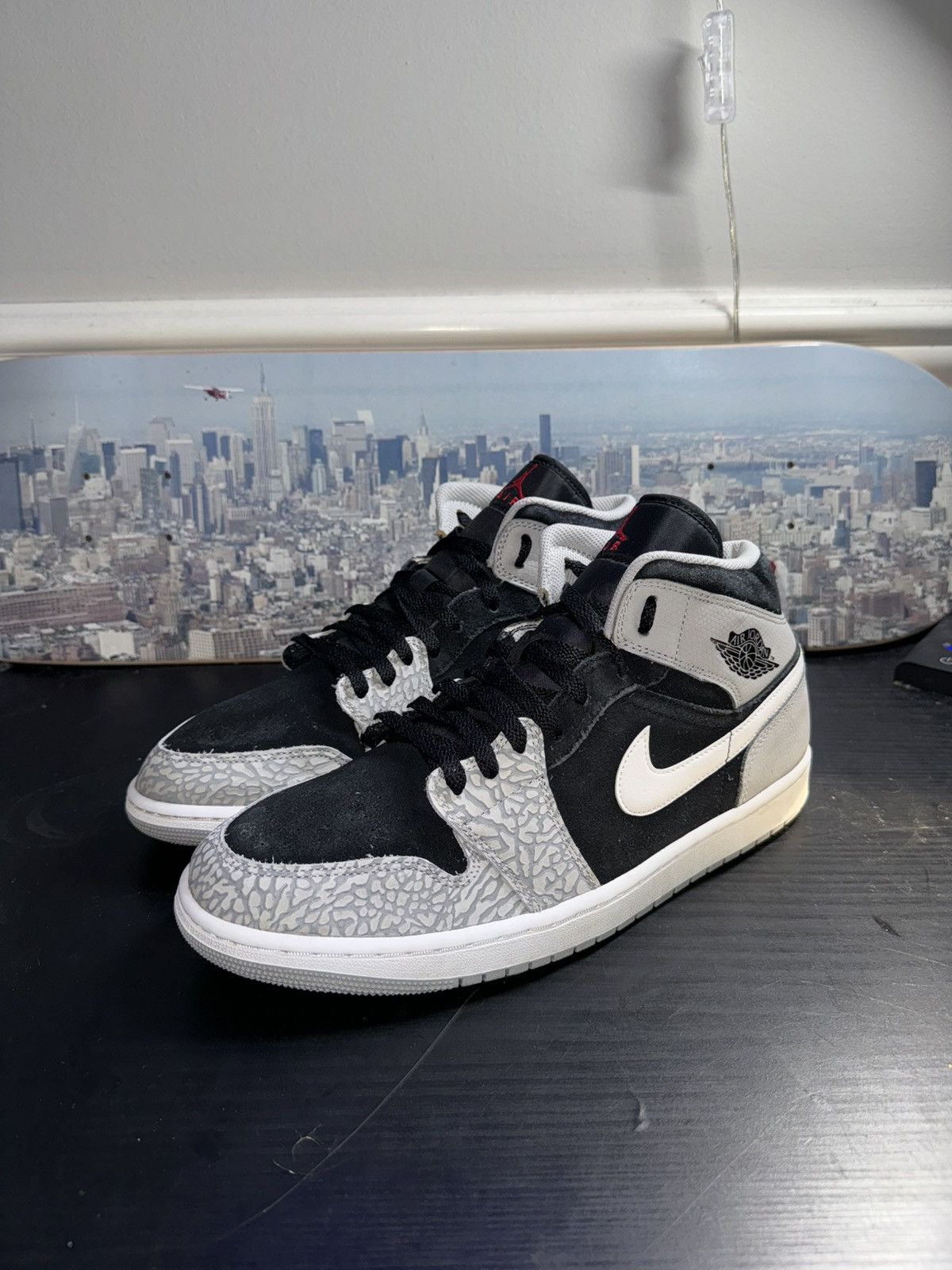 Jordan Brand × Nike Nike Air Jordan 1 Mid SE Elephant Print 2022 Size US 11.5 / EU 44-45 - 1 Thumbnail