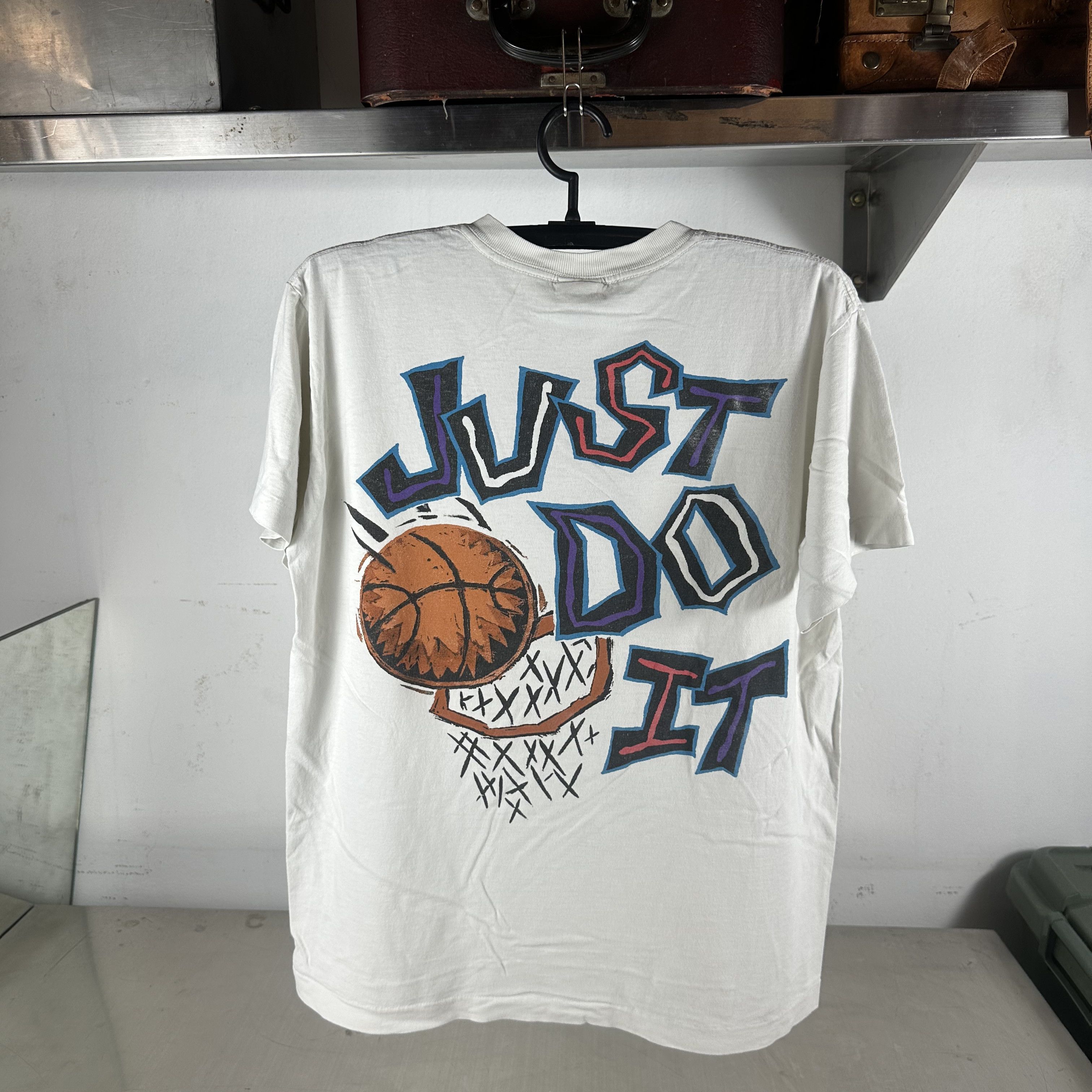 Vintage 90s Nike Just Do It Basketball Promo Single Stitch T-Shirt Size US L / EU 52-54 / 3 - 3 Thumbnail