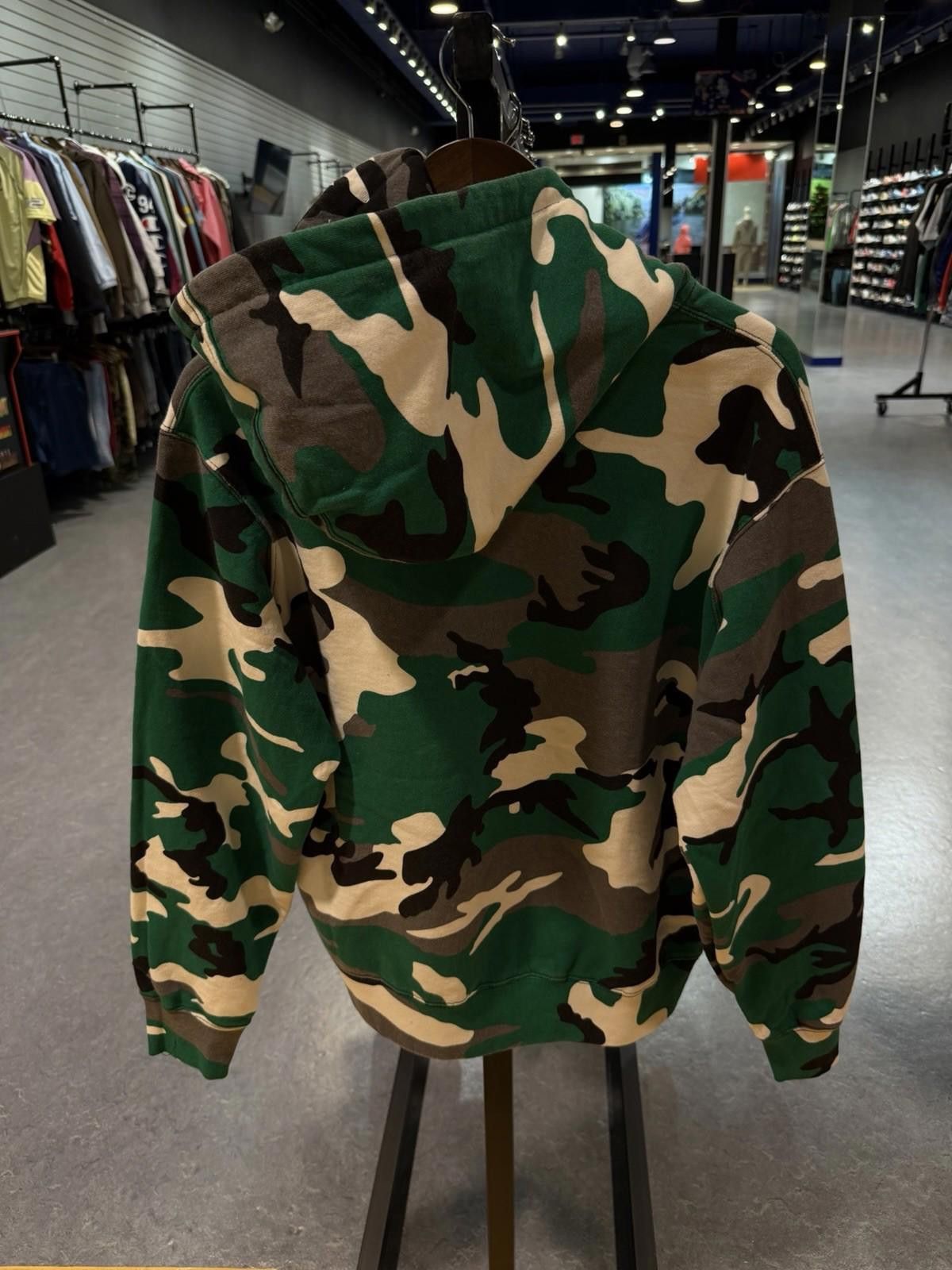Supreme Supreme Size Small Zip Up Hooded Camo Sweatshirt Small Logo Size US S / EU 44-46 / 1 - 6 Thumbnail