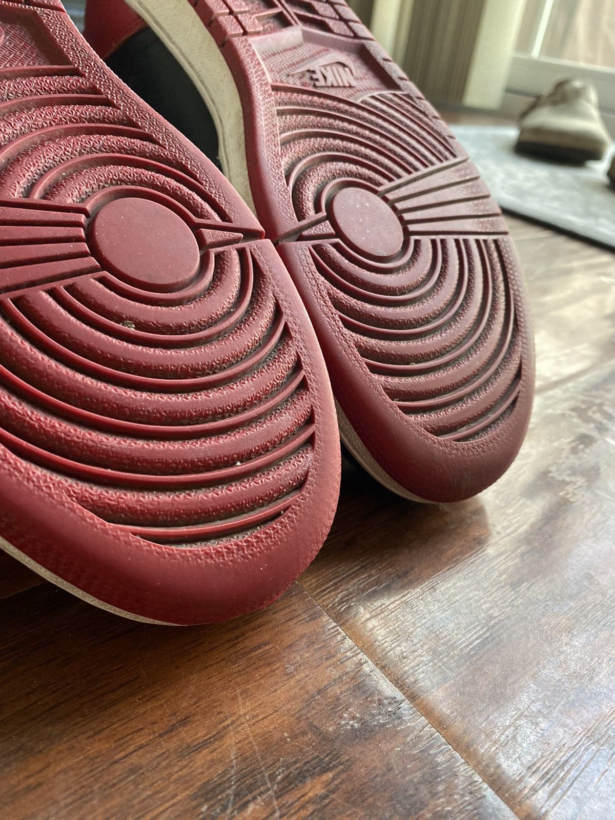 Jordan Brand × Nike Jordan 1 Bred (2013) Size US 8.5 / EU 41-42 - 5 Thumbnail