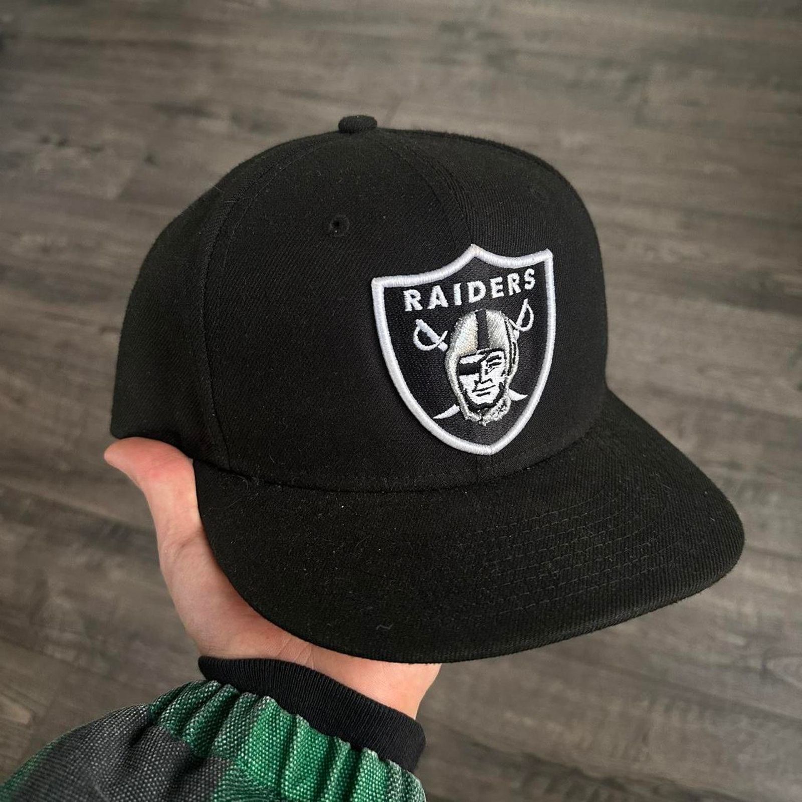 NFL × New Era Vintage New Era Black Basic Oakland LA Raiders Fitted Hat Size ONE SIZE - 3 Thumbnail