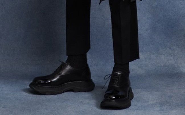 Alexander McQueen Black Contrast Leather Tread Derbies Size US 7 / EU 40 - 1 Thumbnail