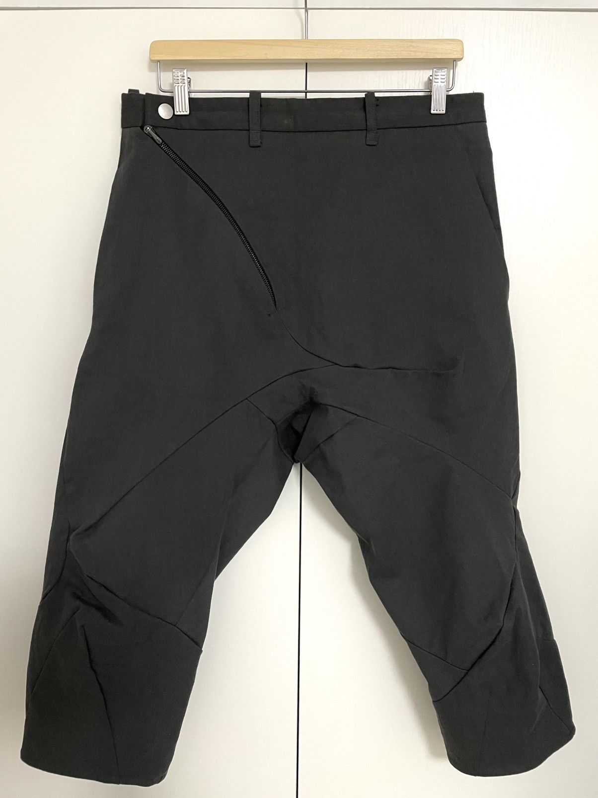 Leon Emanuel Blanck Leon Emanuel Blanck Distortion Cropped Drop Crotch Trousers Size US 32 / EU 48 - 1 Thumbnail