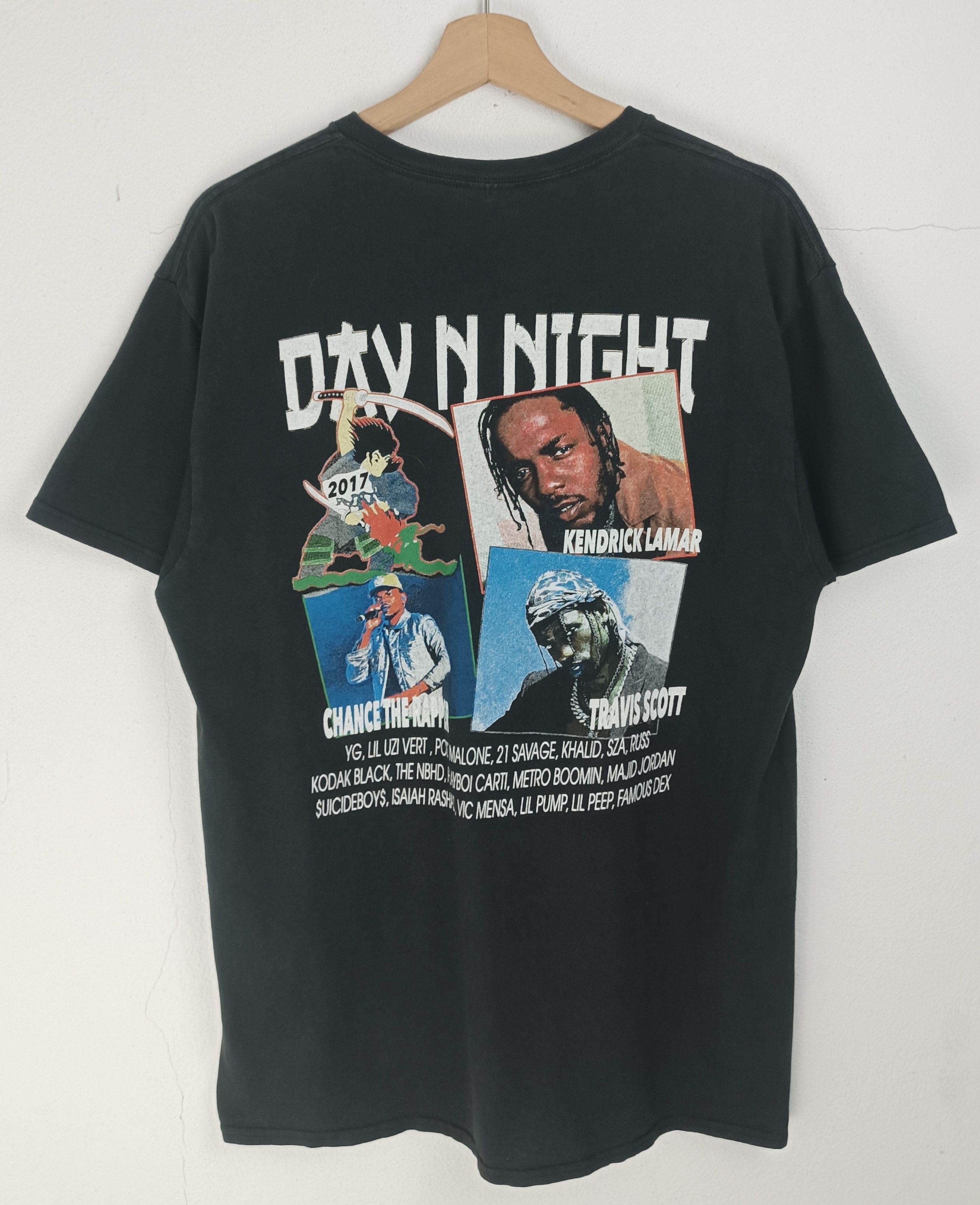 Rap Tees VINTAGE '17 DAY N NIGHT KENDRICK LAMAR TRAVIS SCOTT CHANCE Size US L / EU 52-54 / 3 - 3 Thumbnail