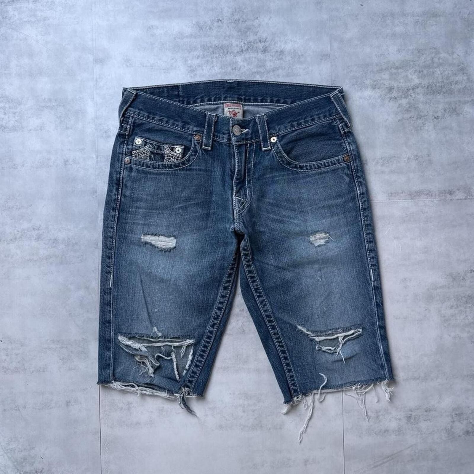 True Religion Y2K True Religion blue denim distressed shorts Size US 32 / EU 48 - 2 Thumbnail
