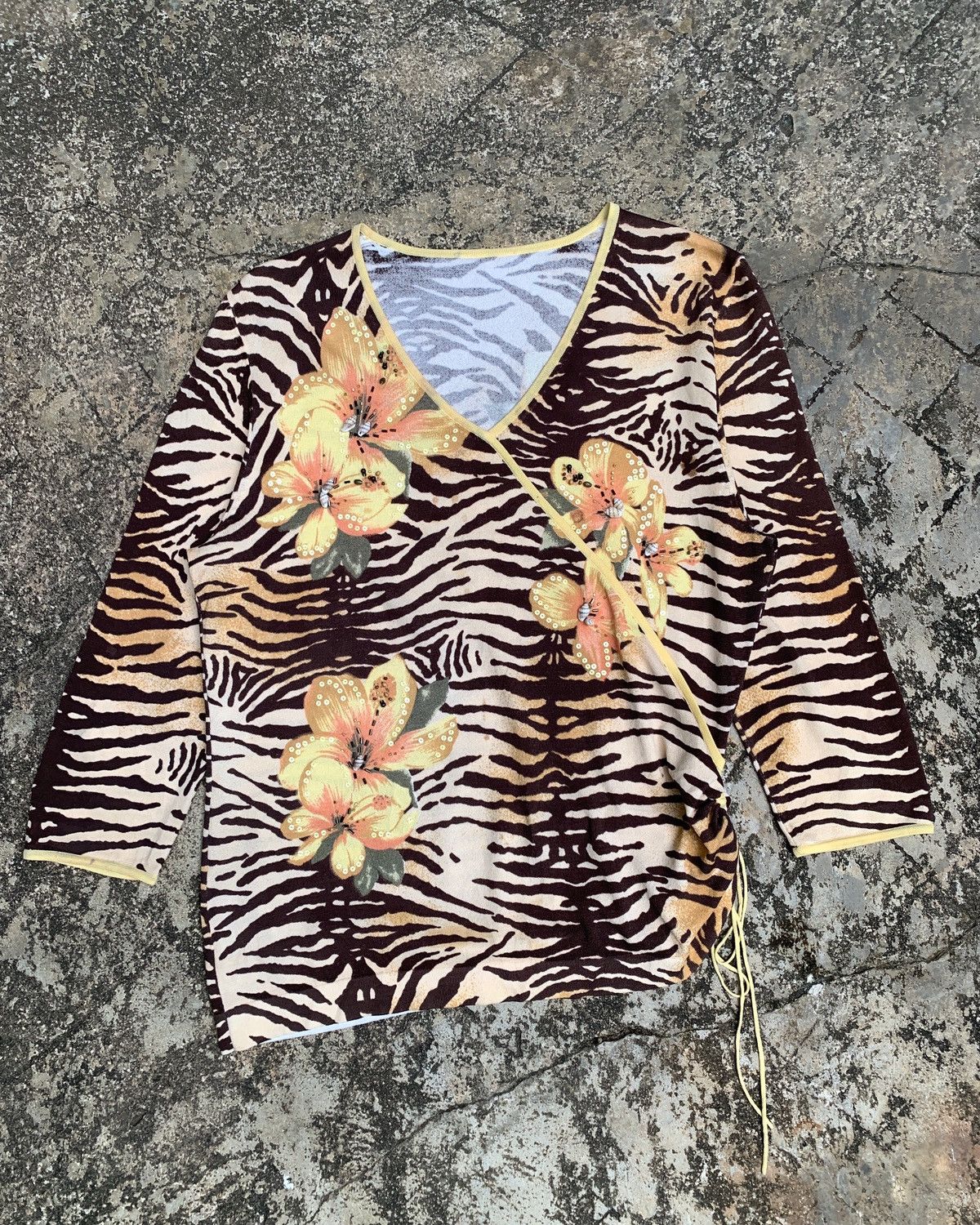 Japanese Brand y2k Floral Tiger Leopard Patter Sea Shell Sequin Top Size L / US 10 / IT 46 - 2 Thumbnail