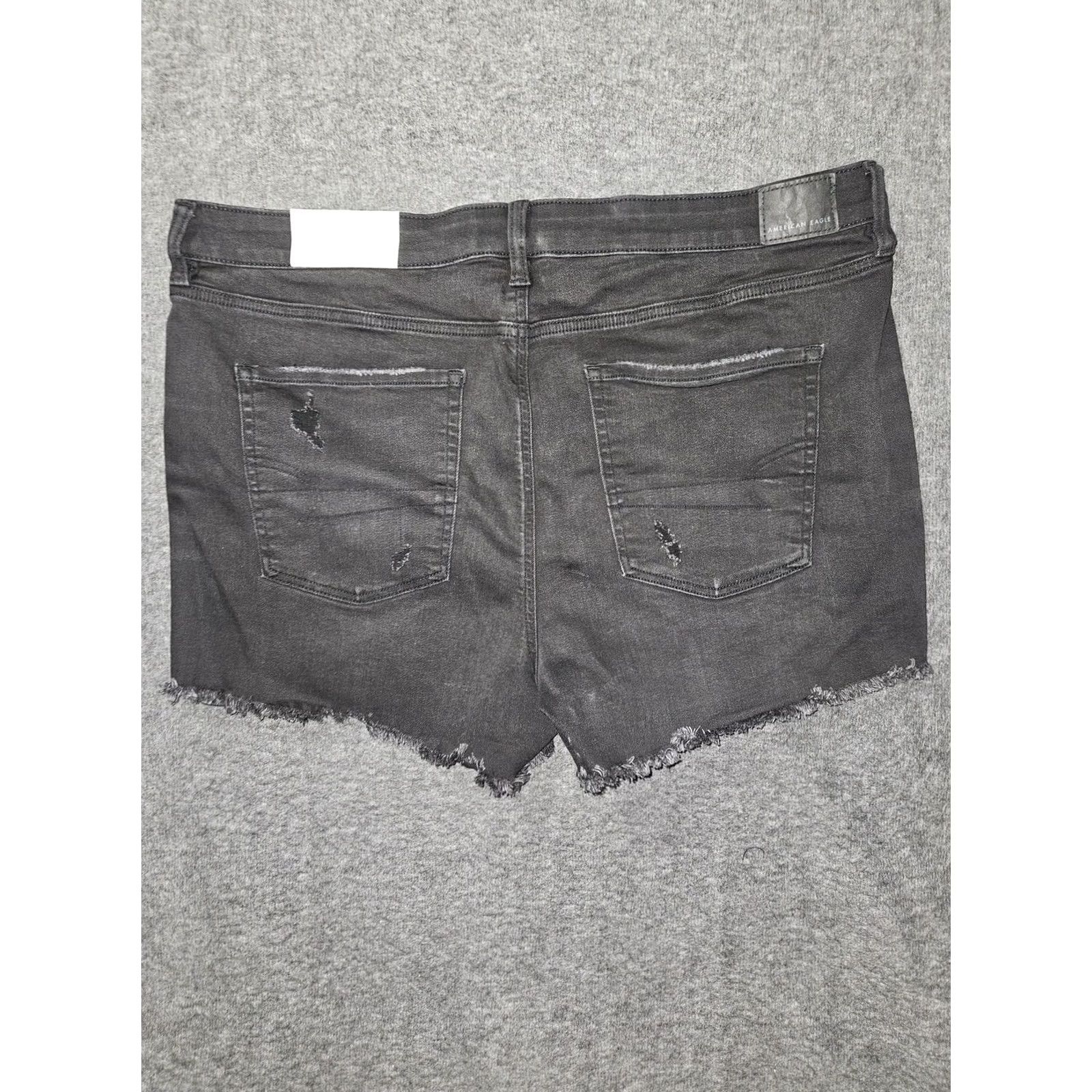 American Eagle Outfitters VINTAGE? No. American Eagle Shorts Womens 18 Black High Rise Shortie Next Level Stretch Denim Cut-Off Slim Rise 3 in Fringe Pockets Reflective? Size 40" / US 18 - 7 Thumbnail