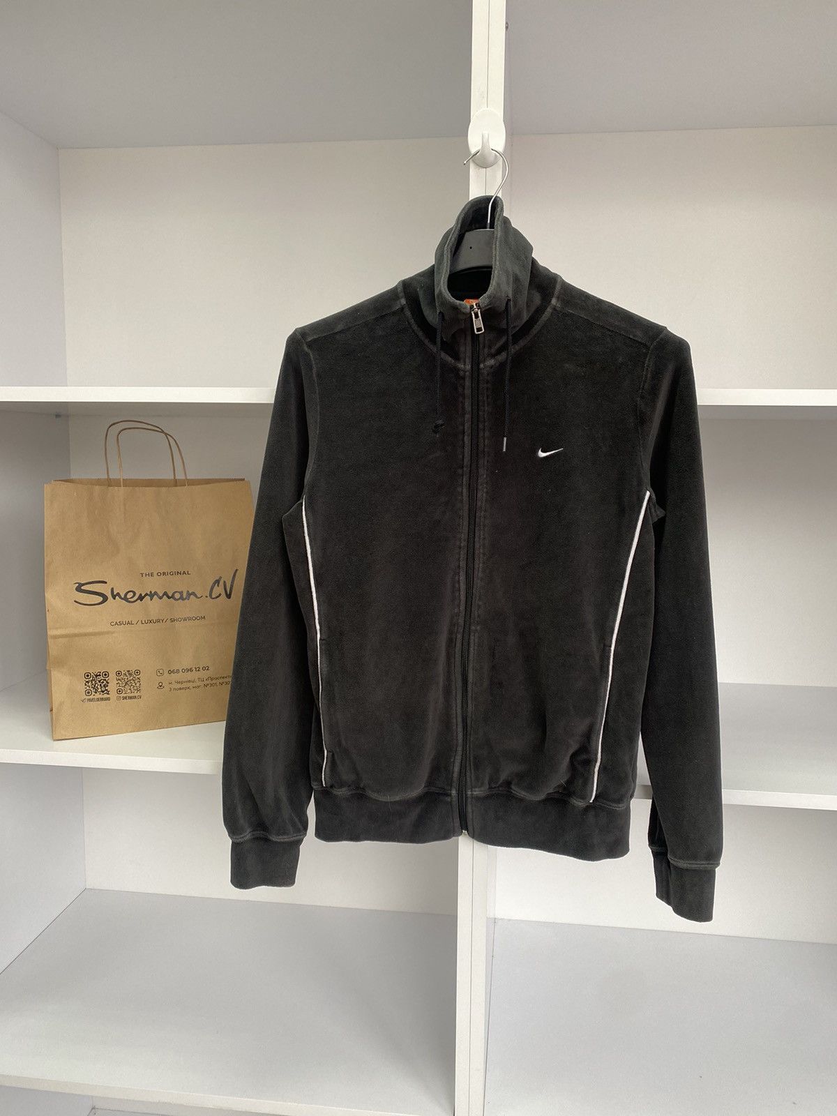 Nike × Vintage Vintage NIKE The Athletic BLACK Velour women’s track jacket Size M / US 6-8 / IT 42-44 - 3 Thumbnail