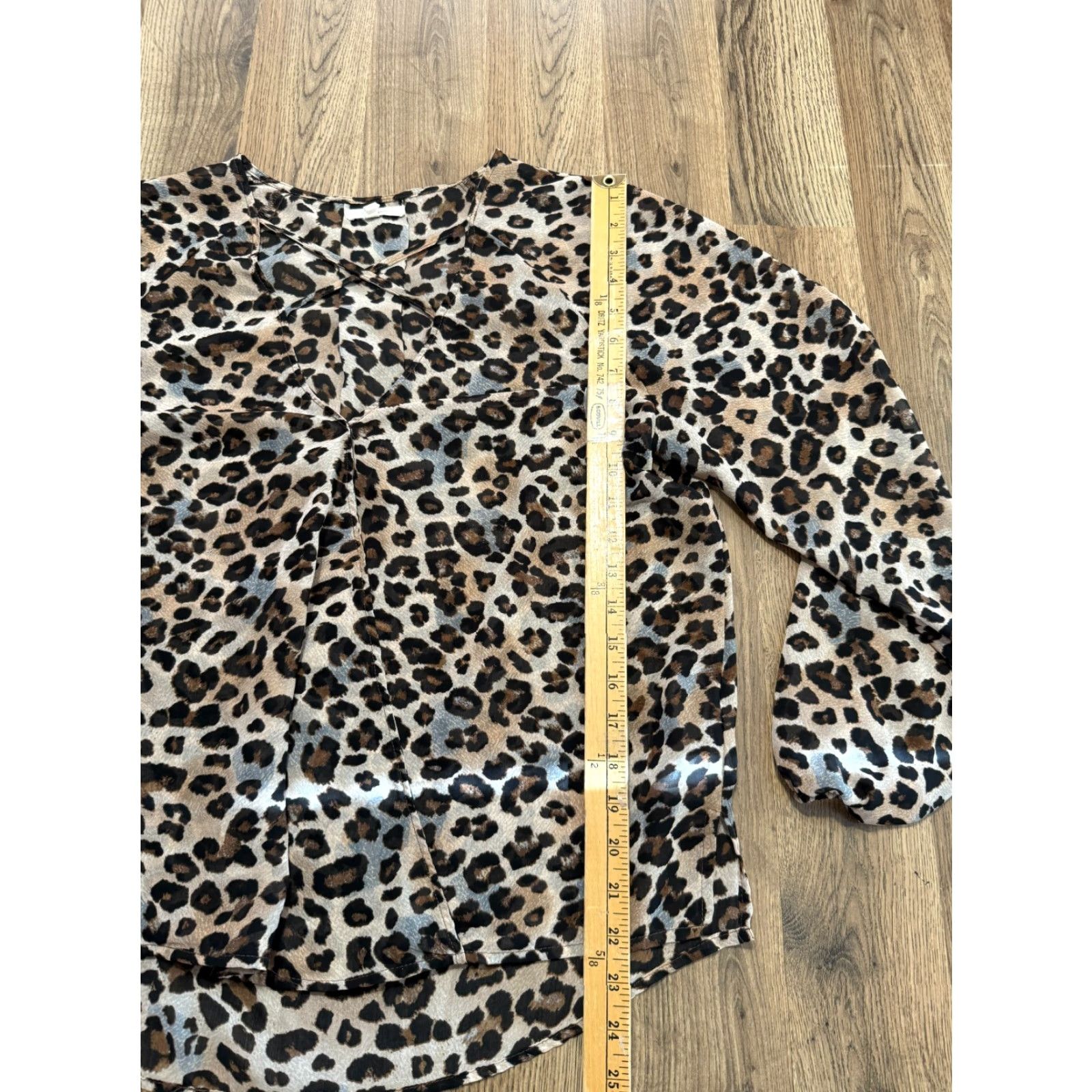 Vintage Maurices Blouse Womens Large Brown Black Cheetah Print Long Sleeve V-Neck Modern Leopard Shirt Womens Large Brown Cheetah Print V-Neck Maurices Blouse Size L / US 10 / IT 46 - 7 Thumbnail