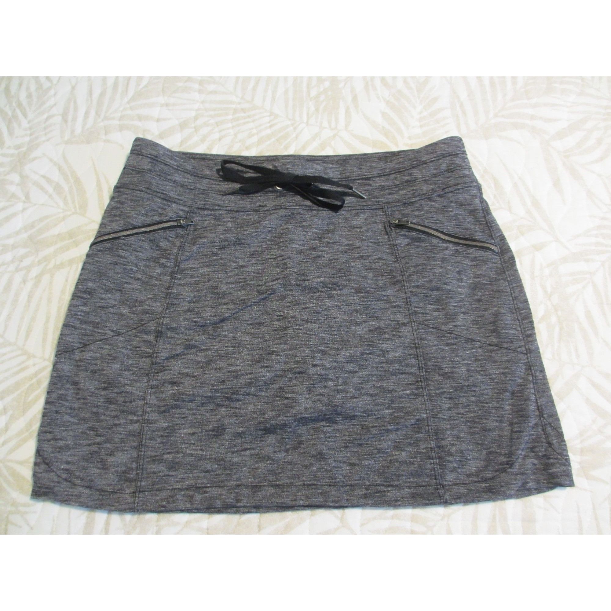 Athleta ATHLETA GREY TENNIS SKIRT WITH BLACK SHORTS MEDIUM Size 30" / US 8 / IT 44 - 1 Thumbnail