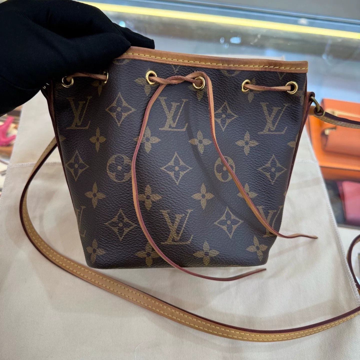 Louis Vuitton Pre-loved Bag Very good condition Size ONE SIZE - 1 Thumbnail