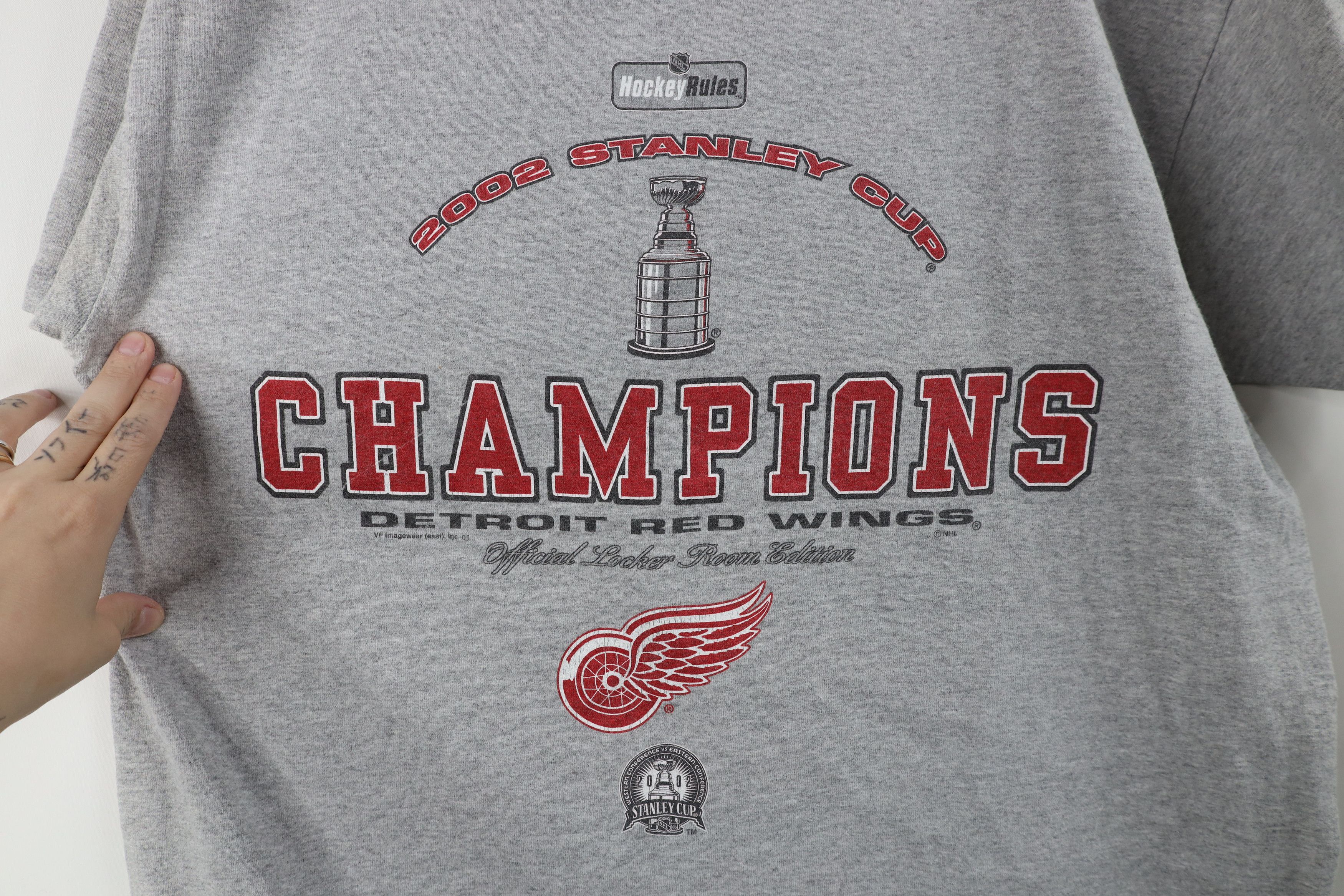 Vintage Vintage 2002 Stanley Cup Champs Detroit Red Wings T-Shirt Size US L / EU 52-54 / 3 - 4 Thumbnail