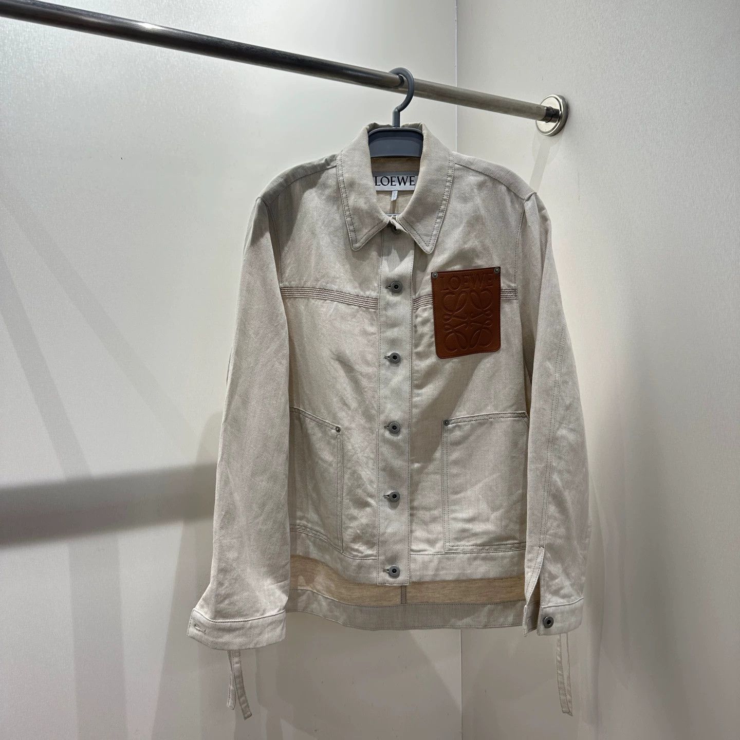 Loewe LOEWE feb224 logo patch single-breasted tied jacket 36 Size XS / US 0-2 / IT 36-38 - 1 Thumbnail