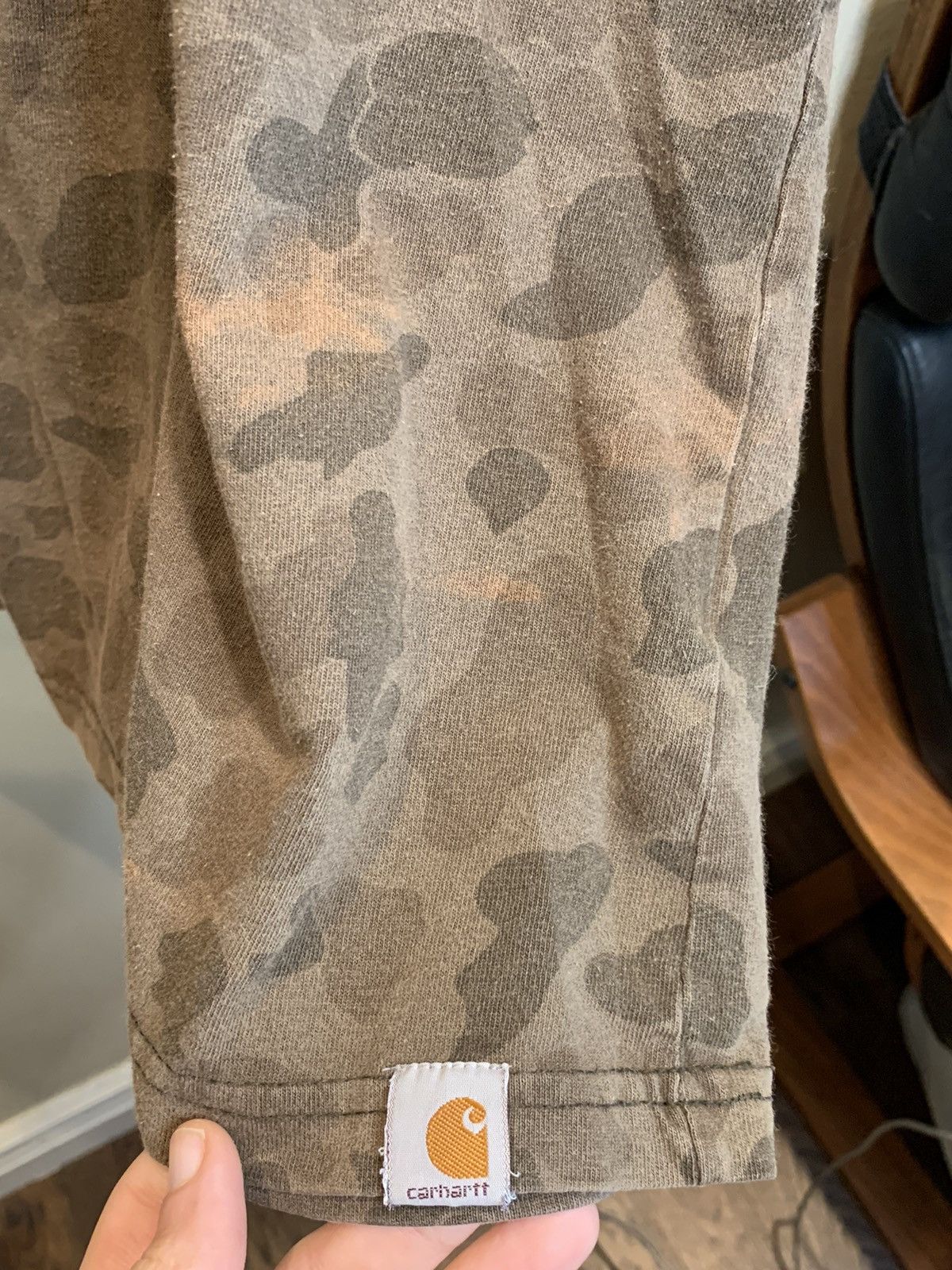 Carhartt *RARE* Carhartt Duck Camo Collegiate Spellout T-Shirt - XL Size US XL / EU 56 / 4 - 5 Thumbnail