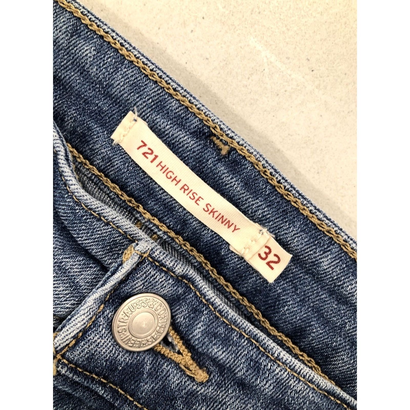 Levi's VINTAGE doesn't apply; Levi's 721 High Rise Skinny Jeans Womens 32 Medium Wash Denim 31W x 25L Size 24" / US 00 / IT 34 - 7 Thumbnail