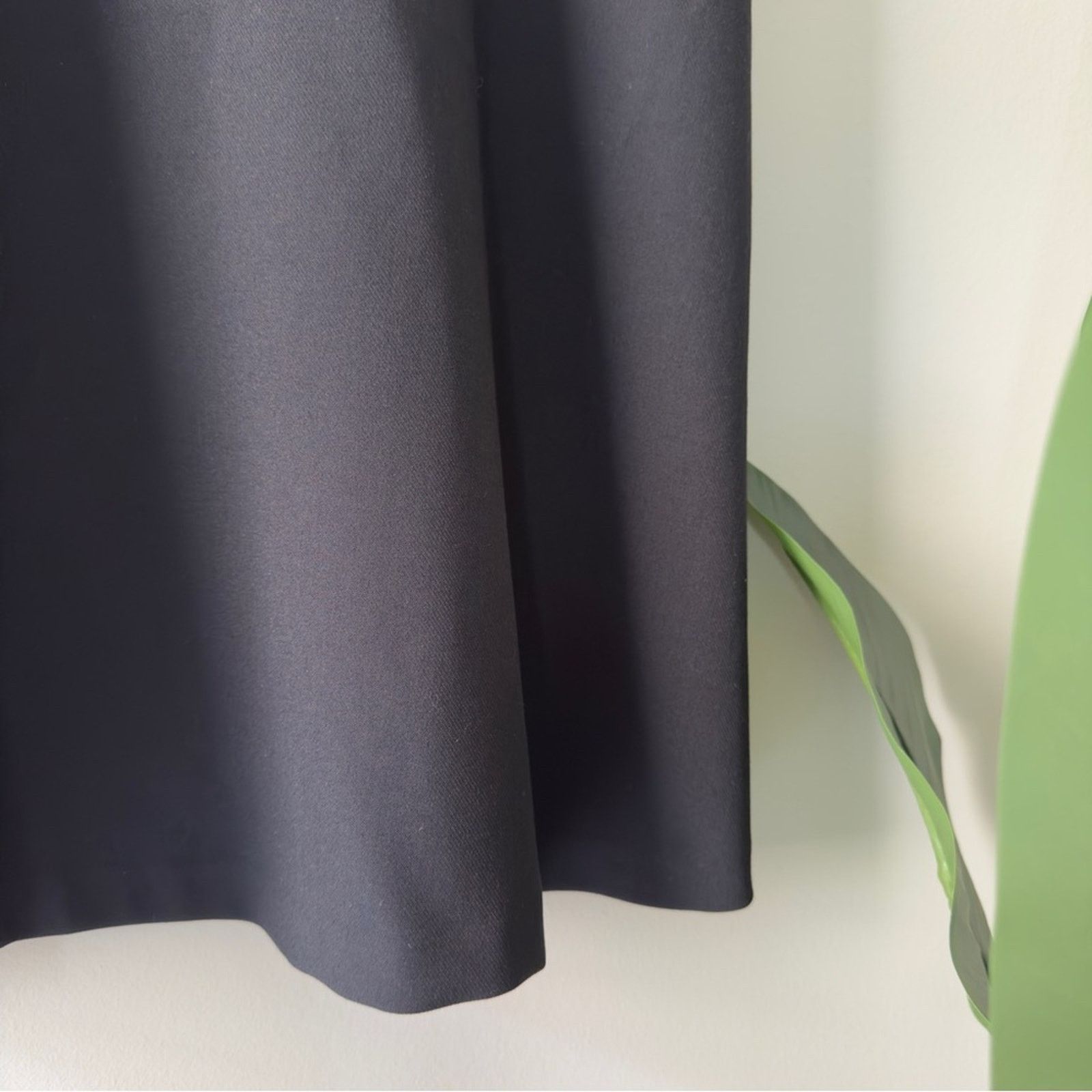 Loft LOFT Black A-Line Mini Dress V-Neck Sleeveless Solid Minimal Size L / US 10 / IT 46 - 5 Thumbnail