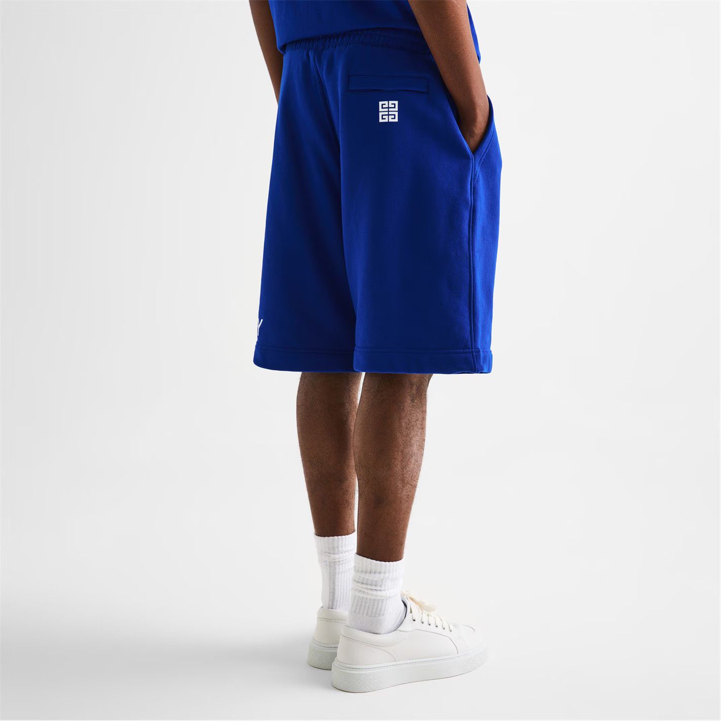 Givenchy o1g2r1mq0426 Boxy Fit Fleece Jogger Shorts in Blue Size US 30 / EU 46 - 5 Thumbnail