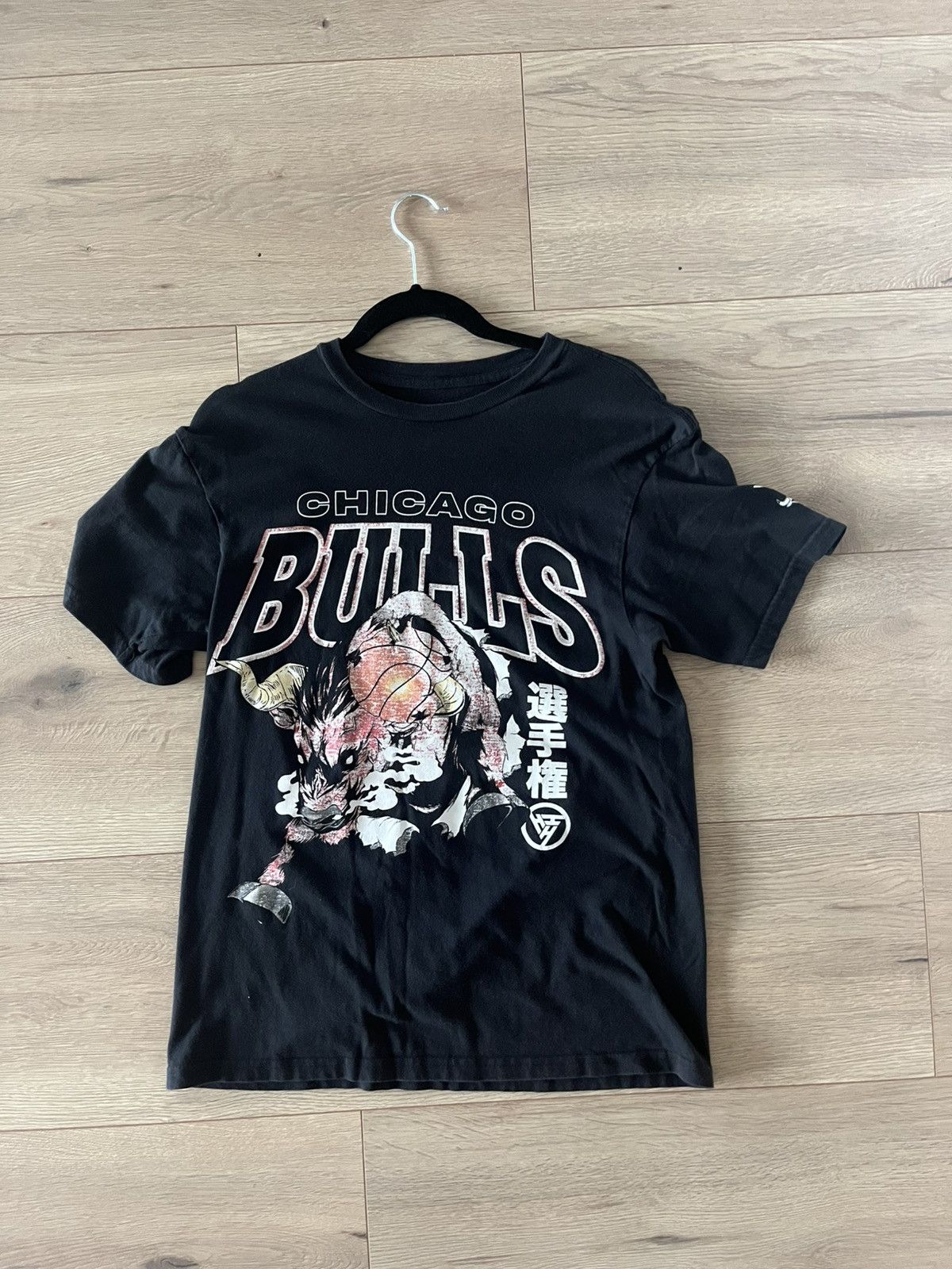NBA Chicago Bulls Graphic Tee Size US M / EU 48-50 / 2 - 1 Thumbnail