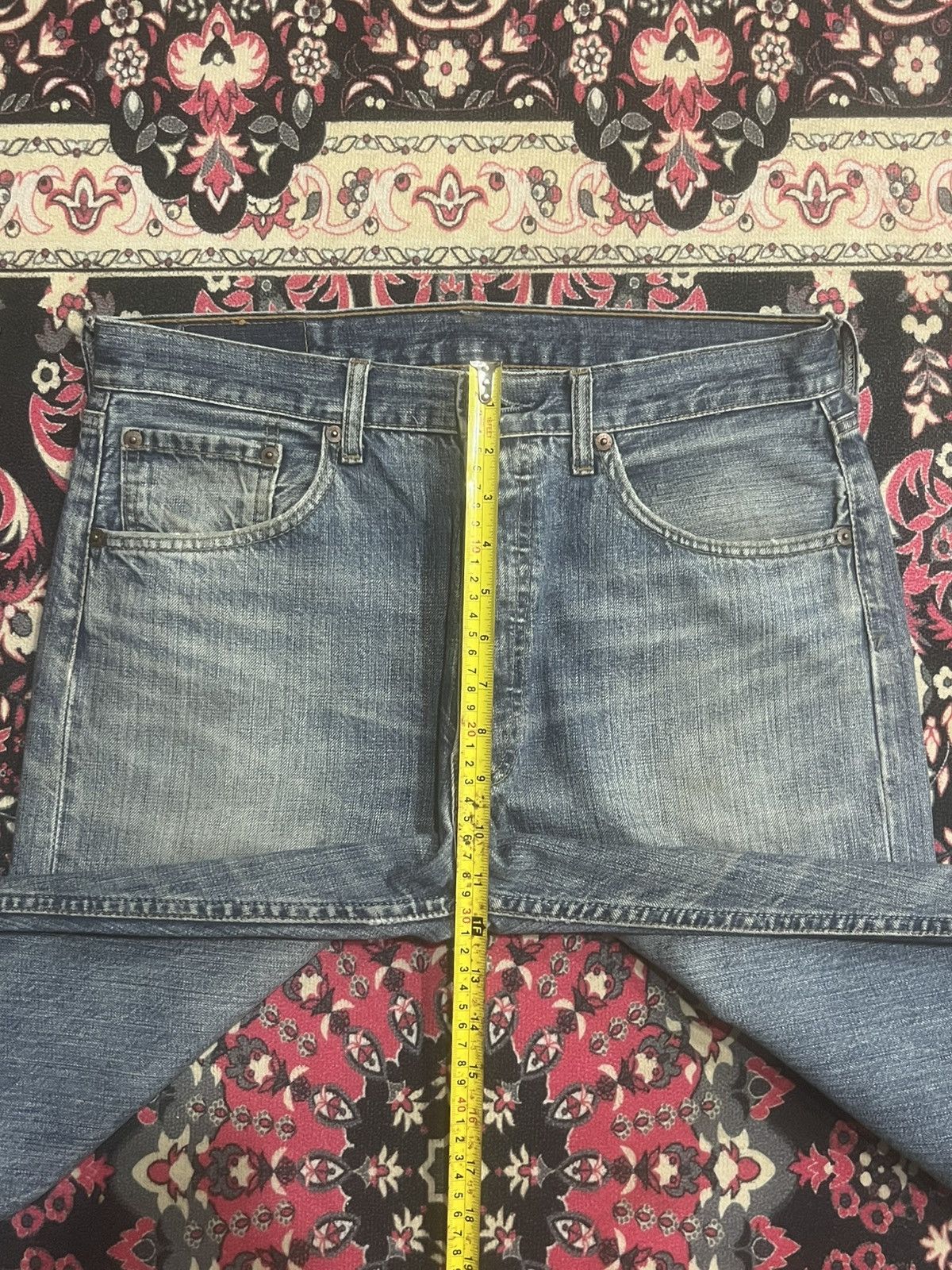 Levi's Vintage Y2K Levi’s 501 Blue Faded Distressed Classic Jeans Size US 32 / EU 48 - 15 Thumbnail