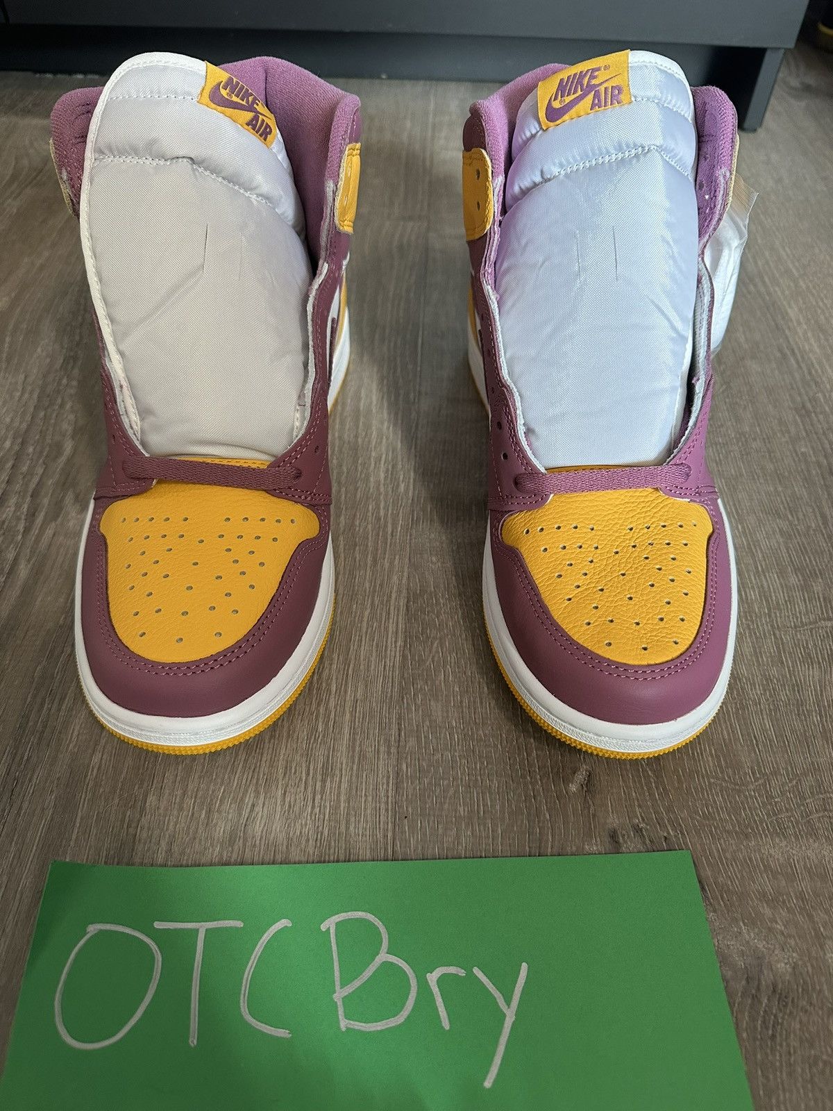 Jordan Brand × Nike Jordan 1 Retro High OG Brotherhood Size US 10 / EU 43 - 1 Thumbnail