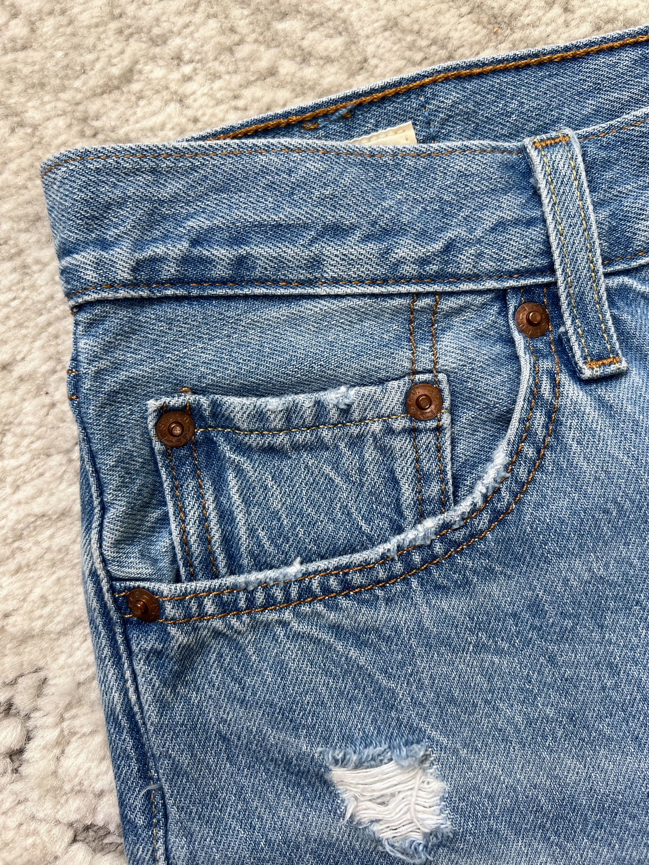 Levi's Levi’s 501 Women Distressed Denim Shorts 31"-32" Size 31" - 4 Thumbnail