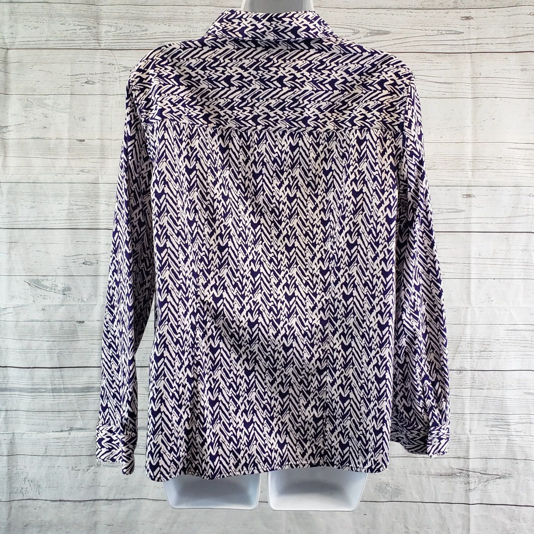 Vintage Chicos Womens Button Front Shirt Sz Large Purple White Long Sleeve Cotton Size L / US 10 / IT 46 - 4 Thumbnail
