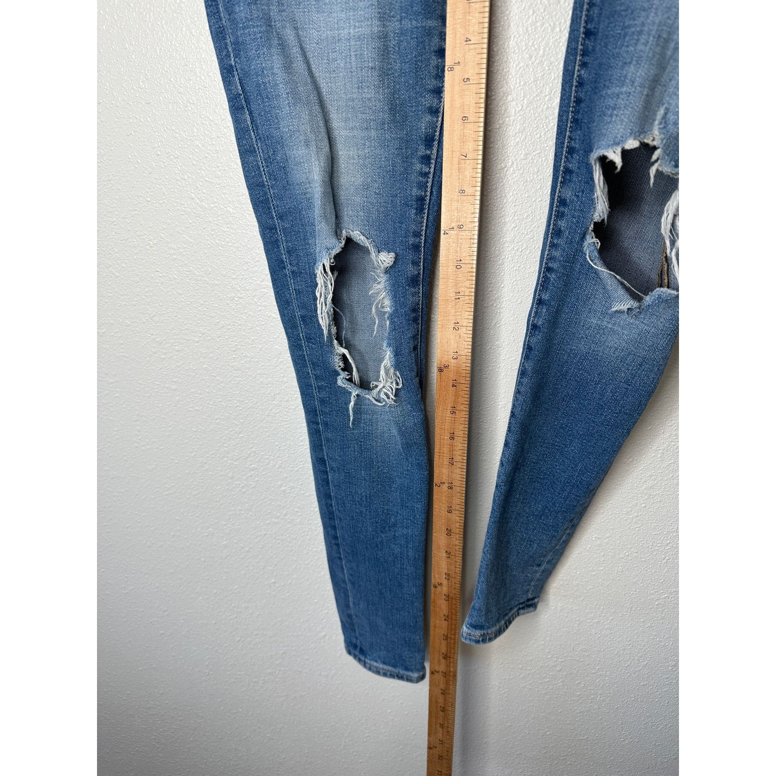 Levi's Levis Medium Wash 721 HighRise Distress Knee Skinny Jean 25 Size 25" / US 0 / IT 36 - 11 Thumbnail