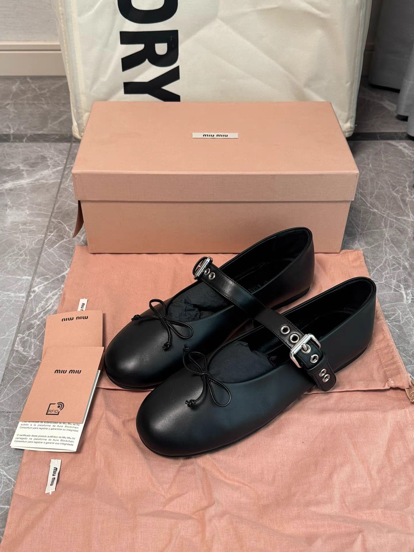 Miu Miu MiuMiu Bow Ballet Flats K6 Size US 9 / IT 39 - 8 Thumbnail