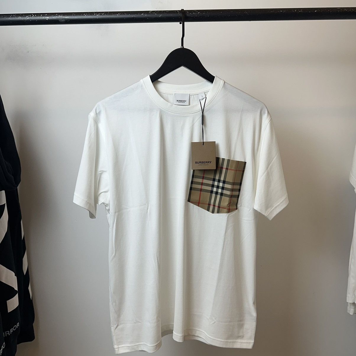Burberry BURBERRY NOVA CHECK WHITE SHIRT Size US S / EU 44-46 / 1 - 1 Thumbnail