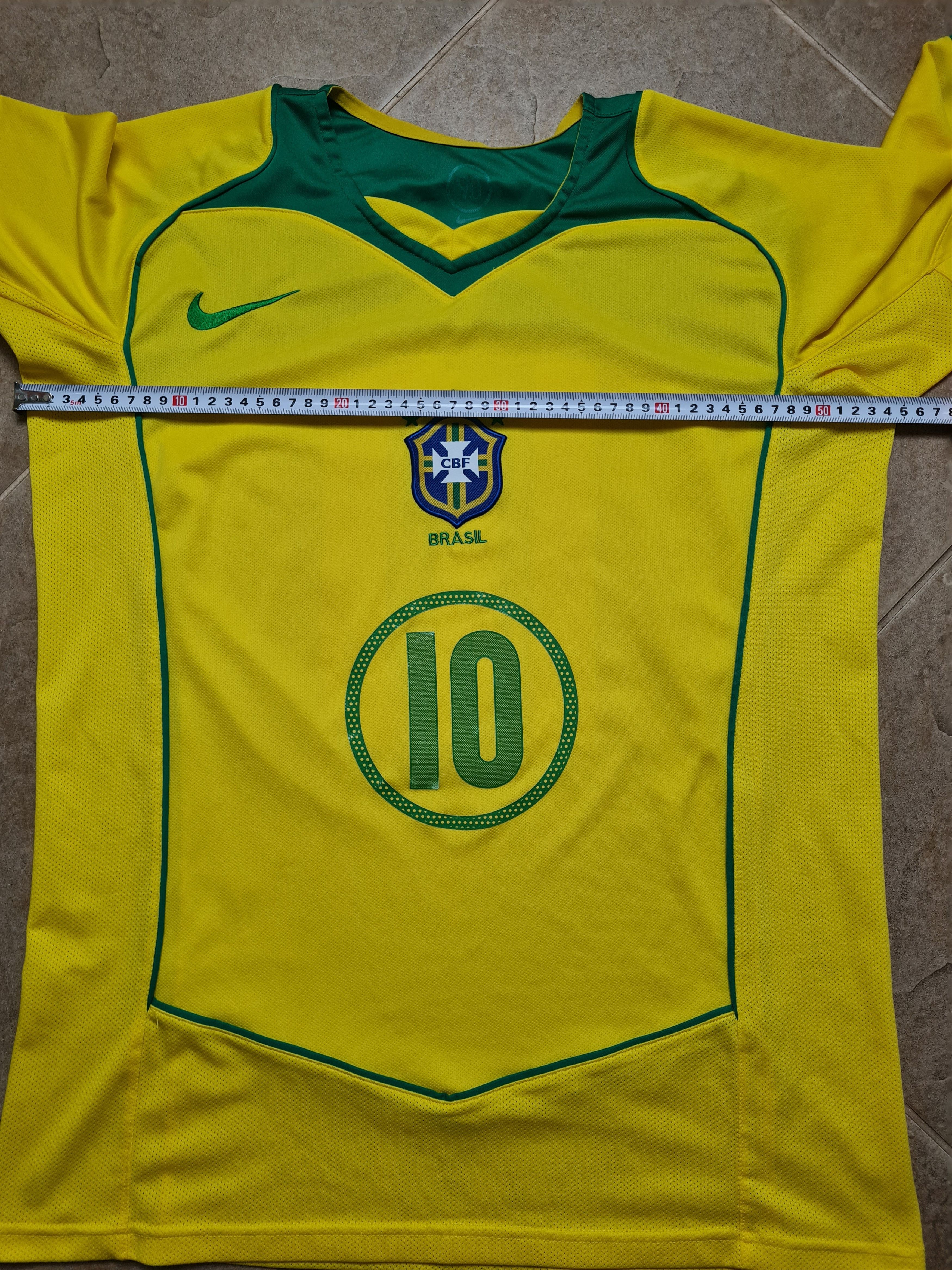 Nike NIKE Brazil 2004 #10 Ronaldinho Vintage Soccer Shirt Size US L / EU 52-54 / 3 - 8 Thumbnail
