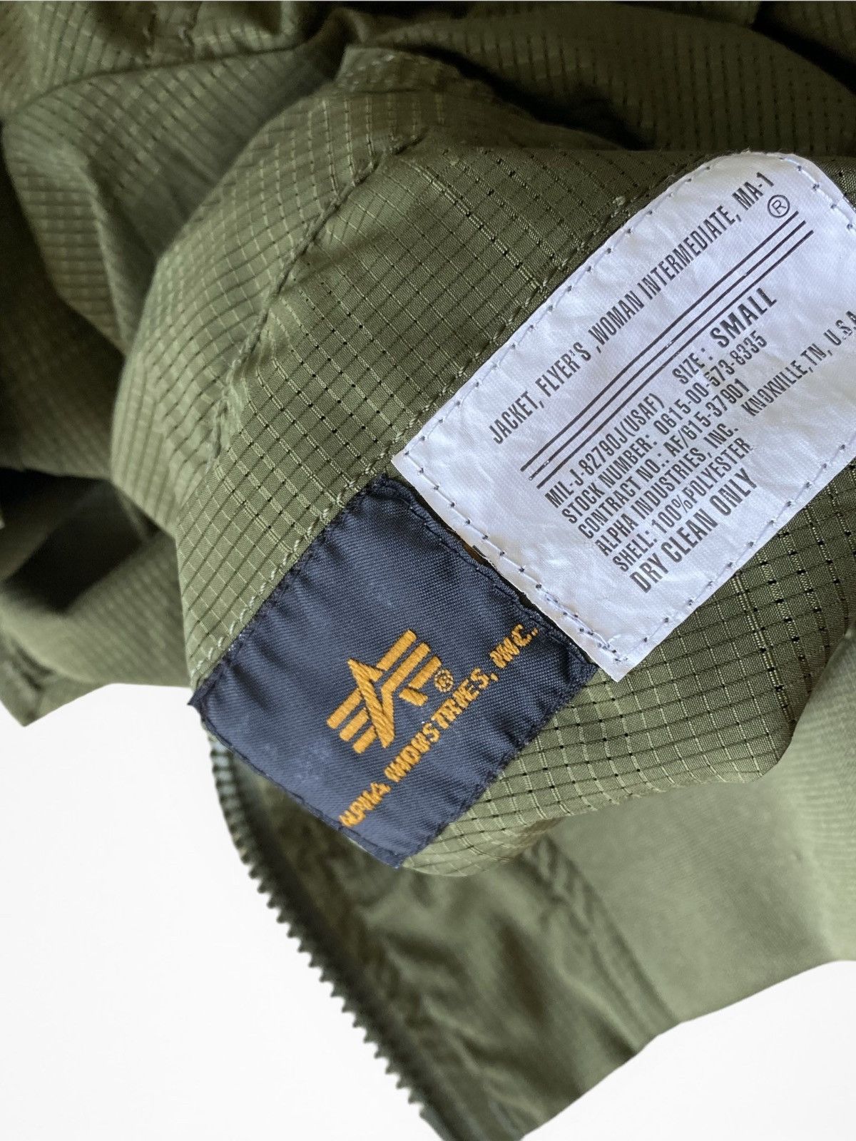 Alpha Industries Alpha Industries MA-1 Flyers W’s light mesh jacket Size S / US 4 / IT 40 - 3 Thumbnail