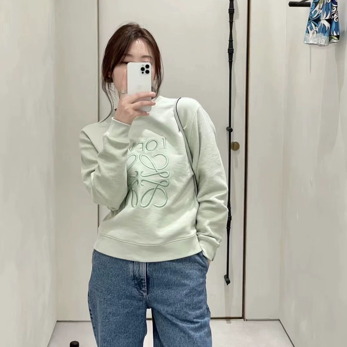 Loewe Loewe apr377 Logo Embroidered Sweatshirt M Size M / US 6-8 / IT 42-44 - 7 Thumbnail