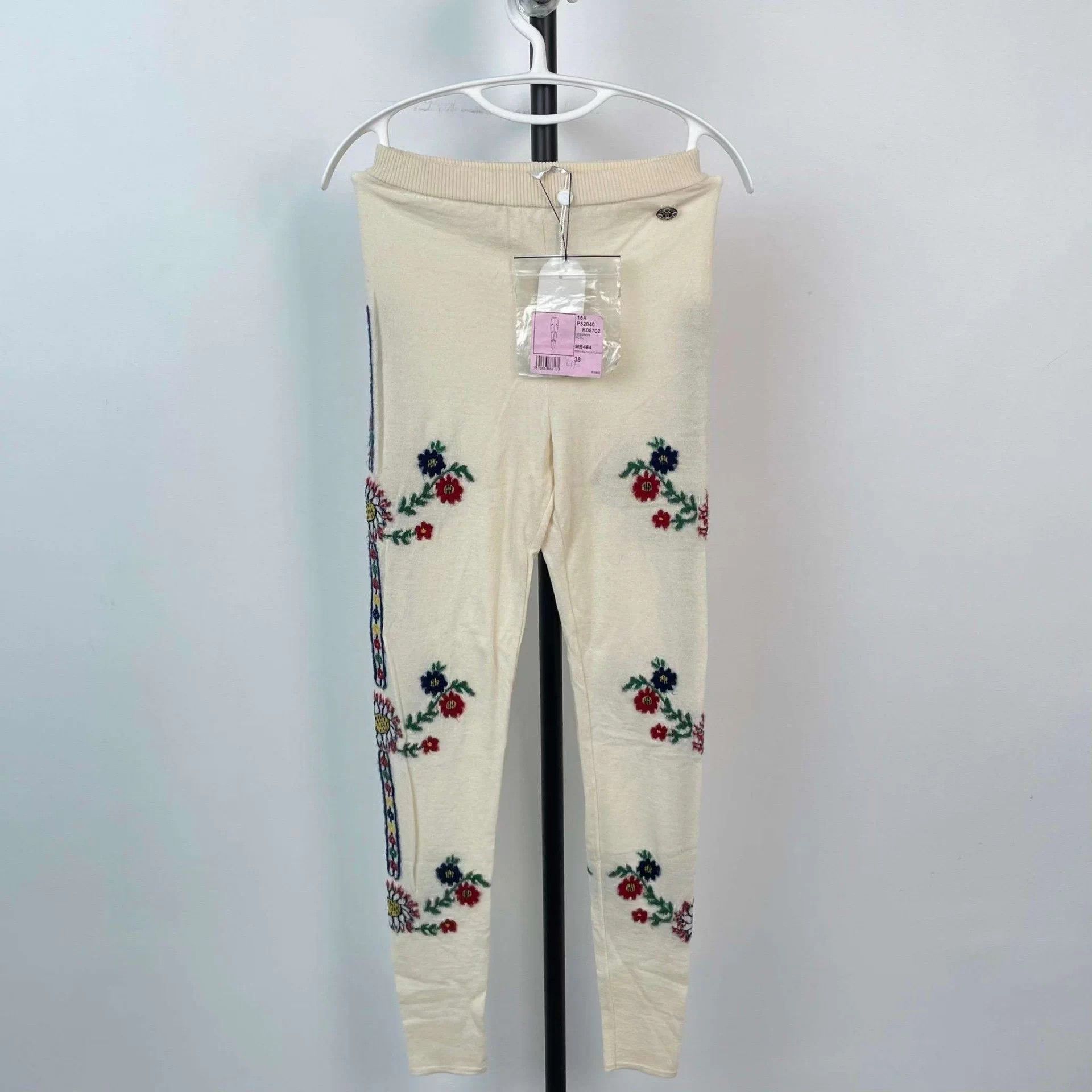 Chanel Chanel Wool Tight Pants White Size 38 Size 27" / US 4 / IT 40 - 1 Thumbnail