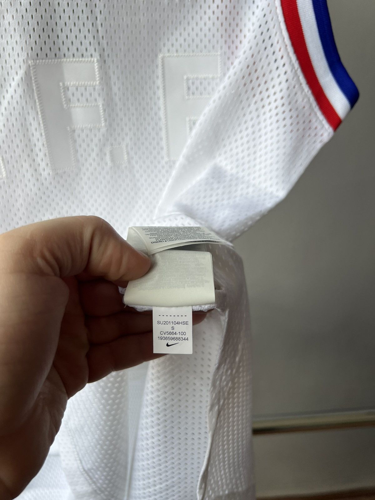Nike NWT 2020 FFF FRANCE TEAM FOOTBALL/BASKETBALL JERSEY VESTNIKE Size US S / EU 44-46 / 1 - 10 Thumbnail