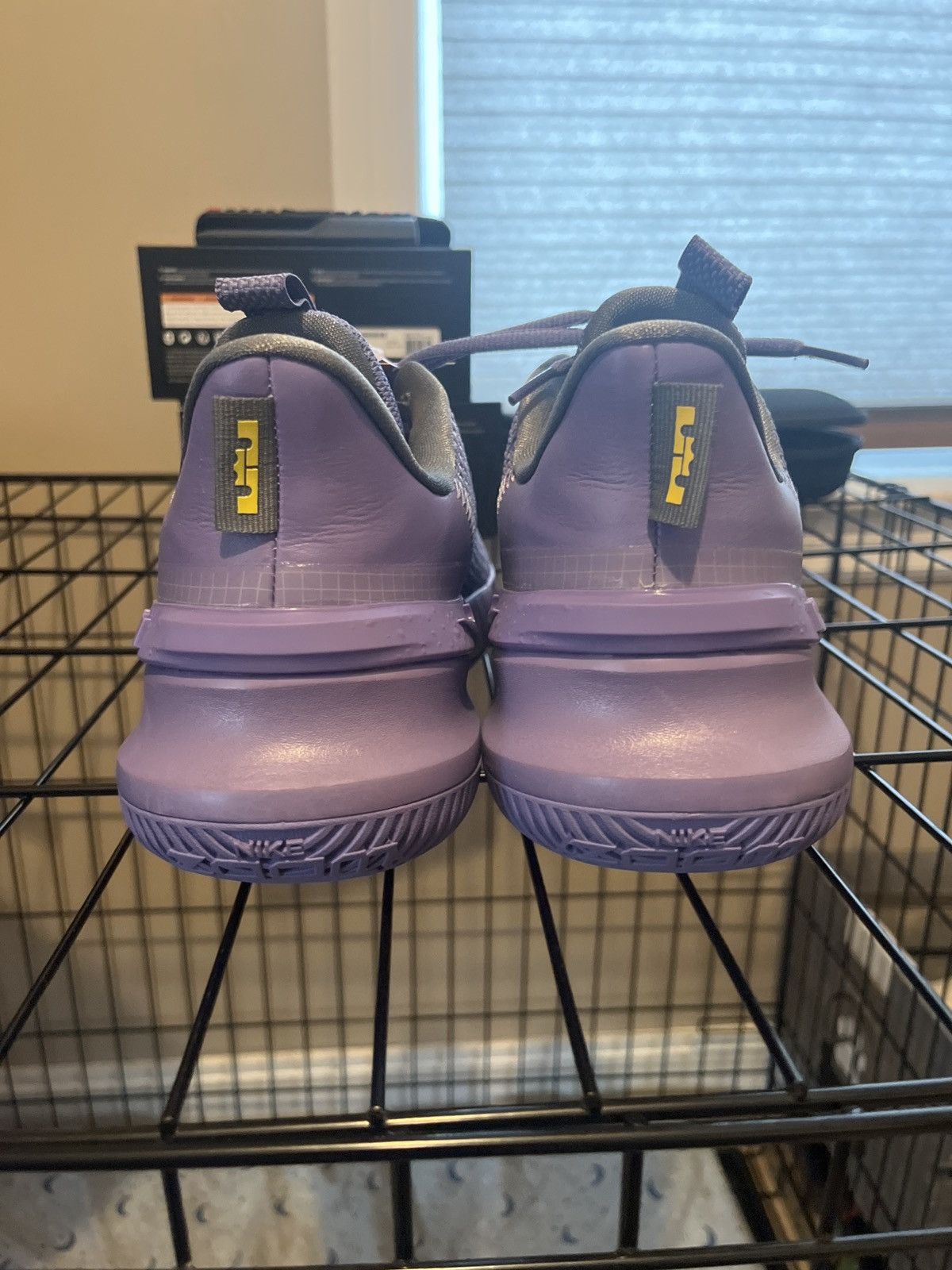 Nike Ambassador XIII Lebrons Size US 10 / EU 43 - 5 Thumbnail