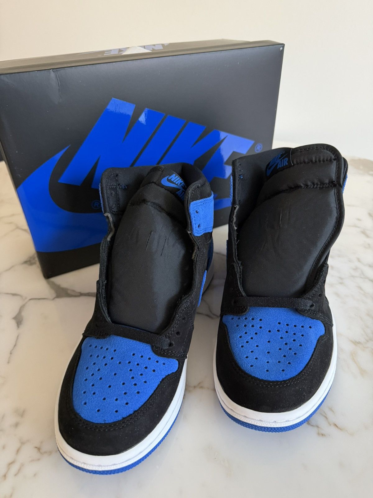 Jordan Brand Air Jordan 1 Retro High OG Royal Suede Size US 8 / EU 41 - 4 Thumbnail