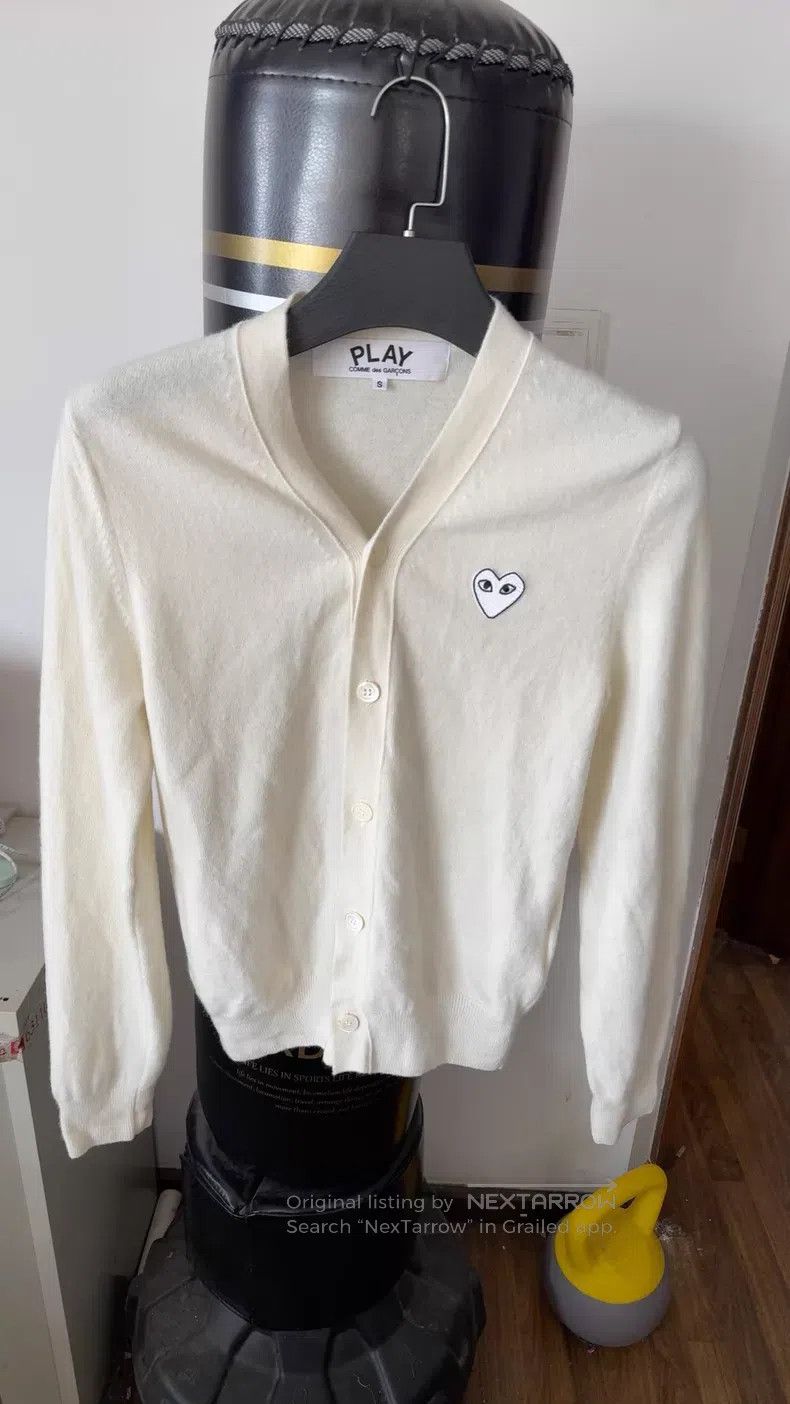 Comme des Garcons Comme Des Garcons White Heart V-neck Wool Cardigan Size S / US 4 / IT 40 - 1 Thumbnail