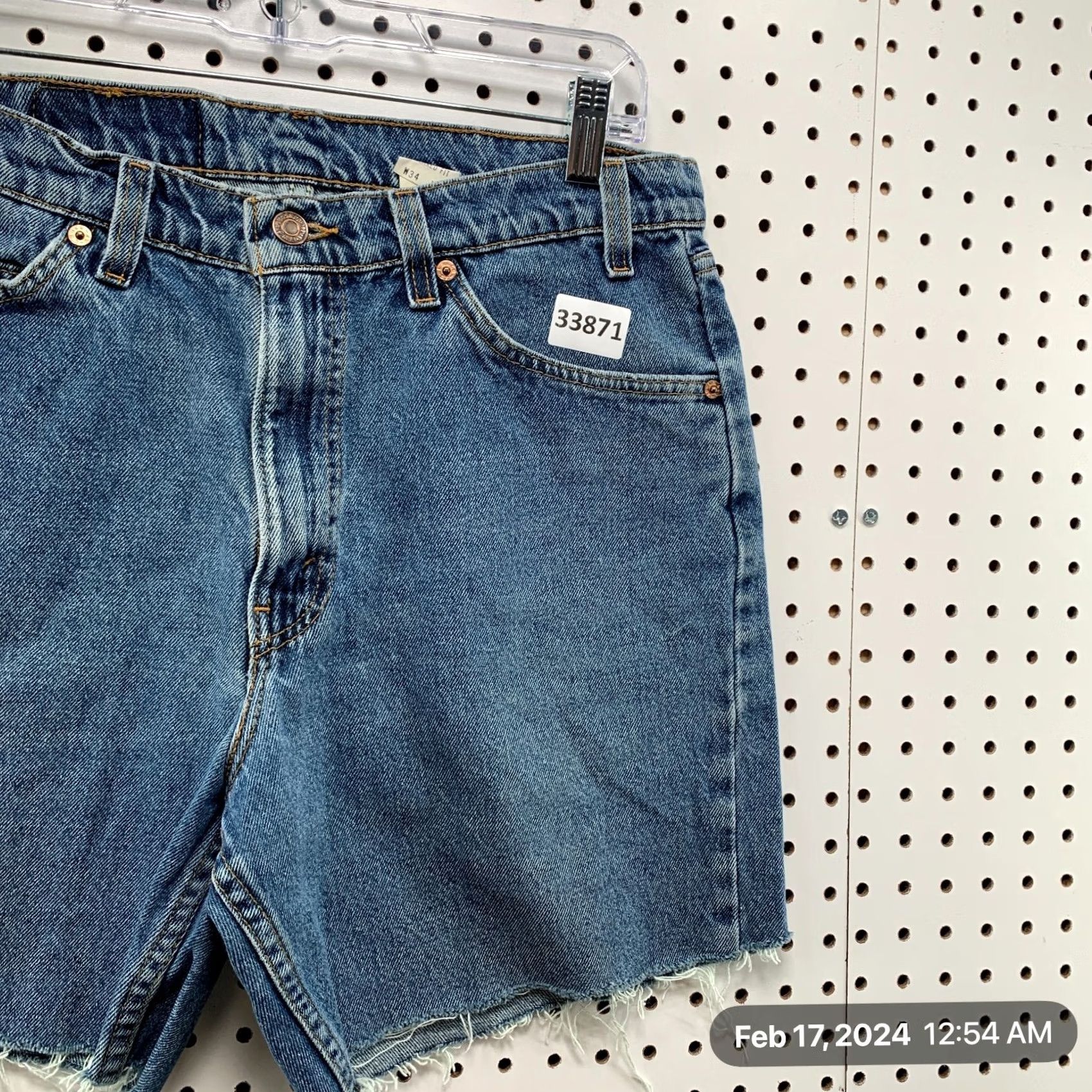 Levi's VINTAGE Levi's 90s Denim Shorts Mens 32x5 Light Wash Made USA Size US 32 / EU 48 - 5 Thumbnail