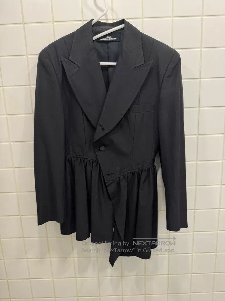 Comme des Garcons Comme des Garcons Asymmetrical black blazer Size M / US 6-8 / IT 42-44 - 1 Thumbnail