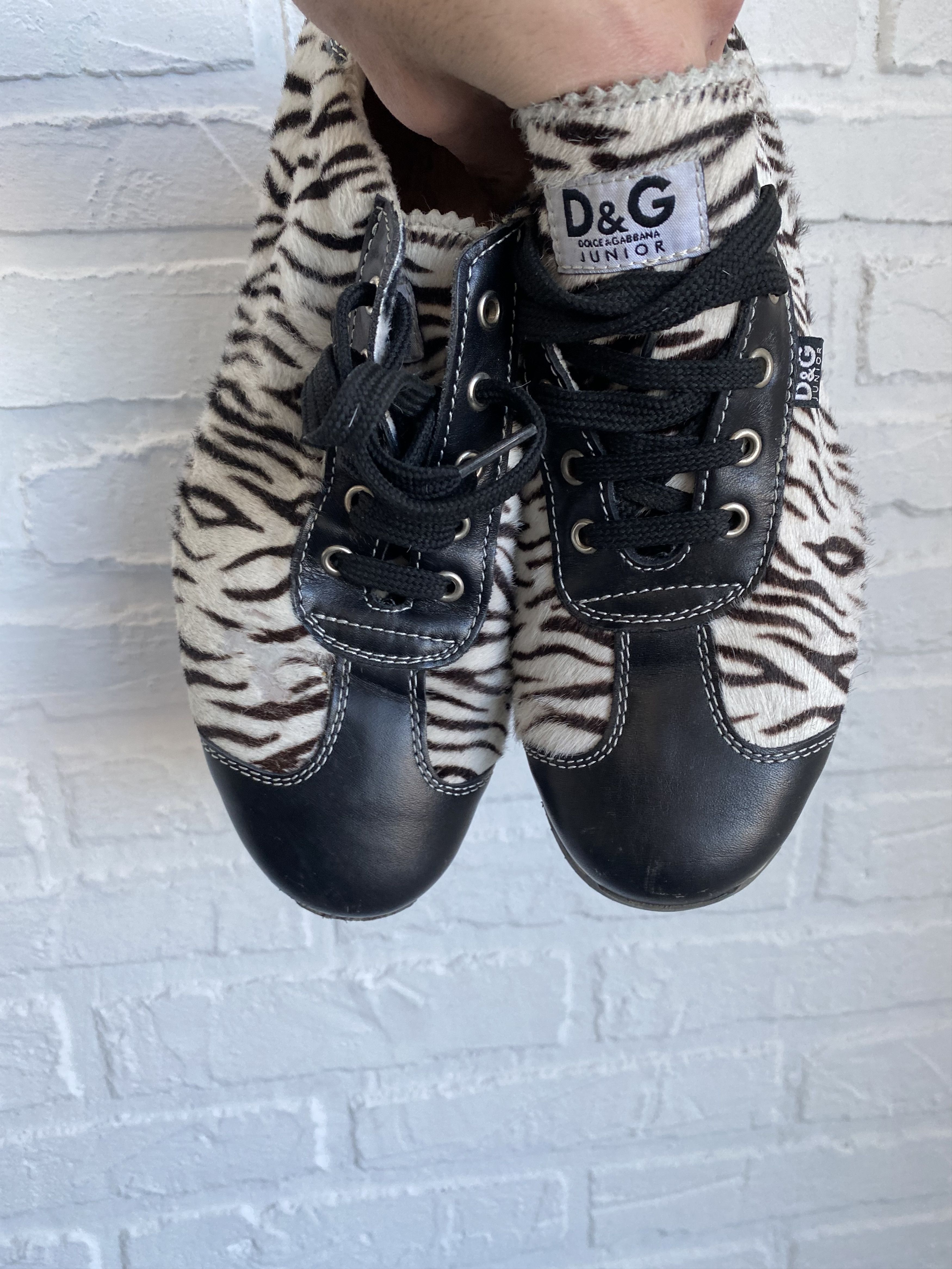 Dolce & Gabbana × Vintage Vintage y2k Dolce & Gabbana D&G junior zebra sneakers Size US 7 / EU 40 - 10 Thumbnail