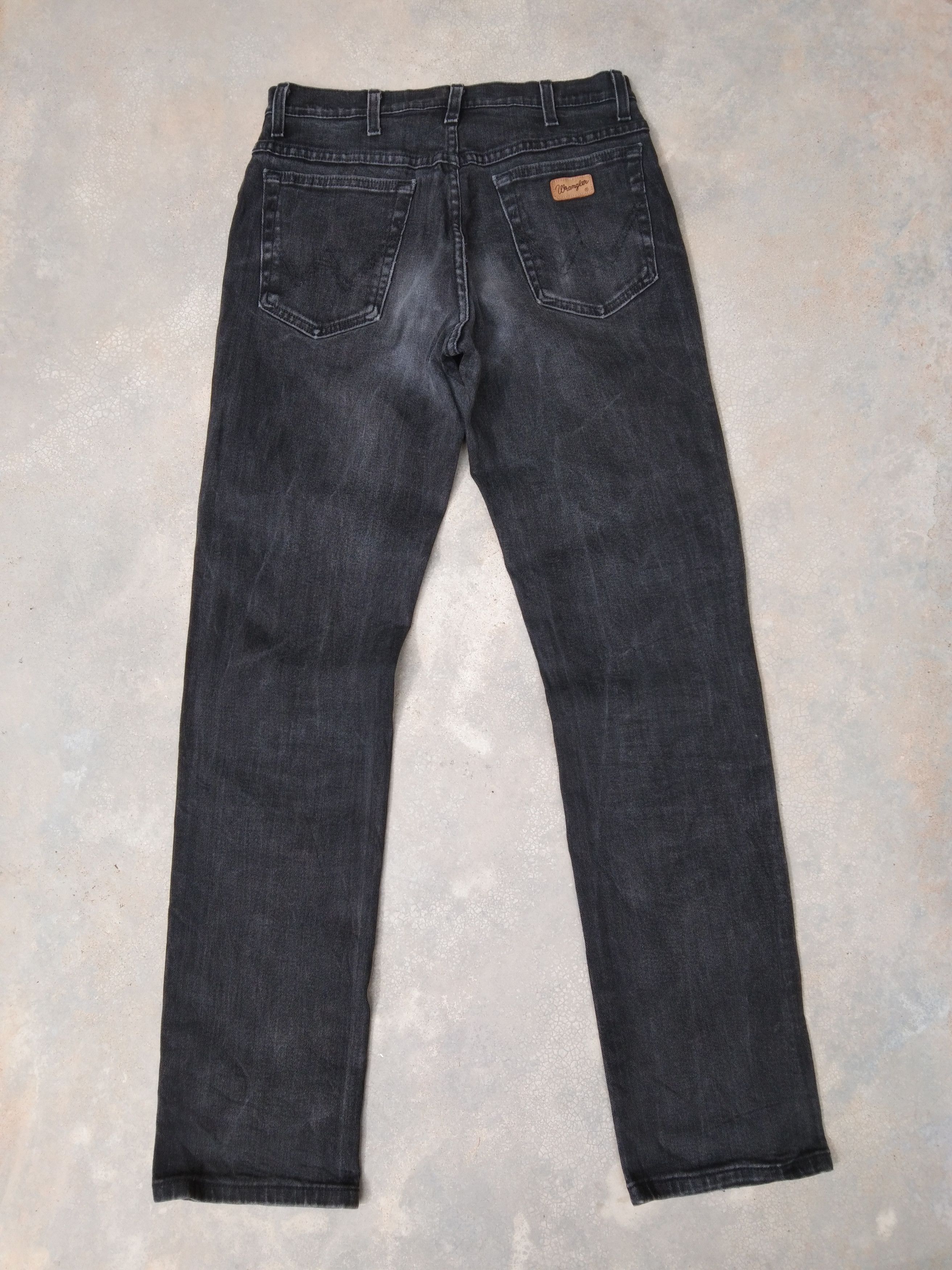 Vintage Vintage Faded Black Wrangler Distressed Jeans 30x34 Size US 30 / EU 46 - 2 Thumbnail