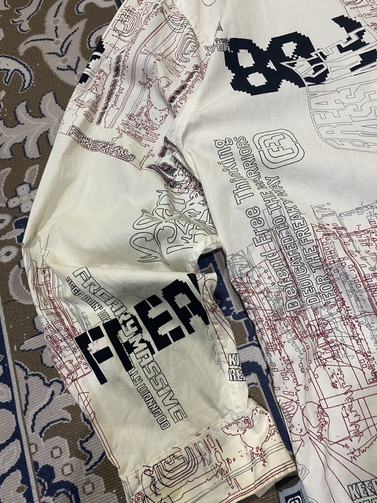 Vintage VINTAGE FREAKY MASSIVE FULLPRINT BUTTON UP ! Size US L / EU 52-54 / 3 - 8 Thumbnail