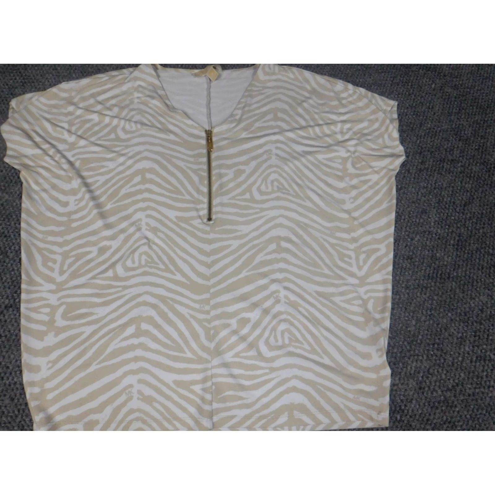 Michael Kors Michael Kors Womens Blouse Medium Beige V-Neck Pullover Stretch Dolman Sleeve Geometric Ruffle Designer Casual Size M / US 6-8 / IT 42-44 - 3 Thumbnail