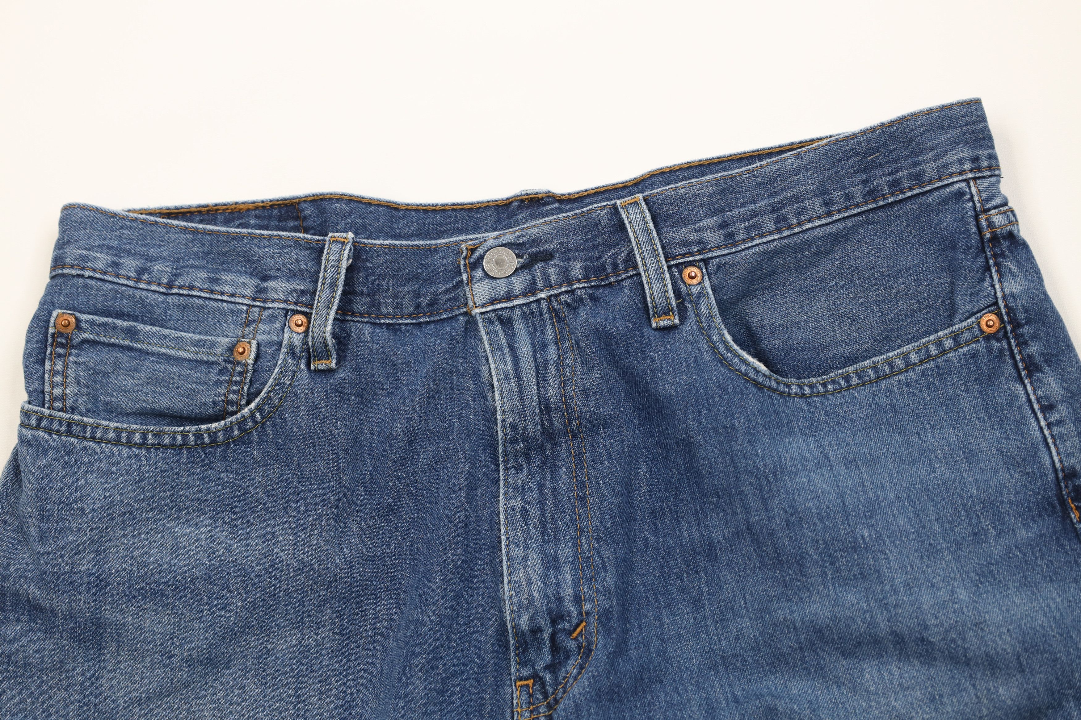 Levi's Vintage Y2K Levi 469 Loose Fit Baggy Denim Jean Shorts Size US 36 / EU 52 - 2 Thumbnail