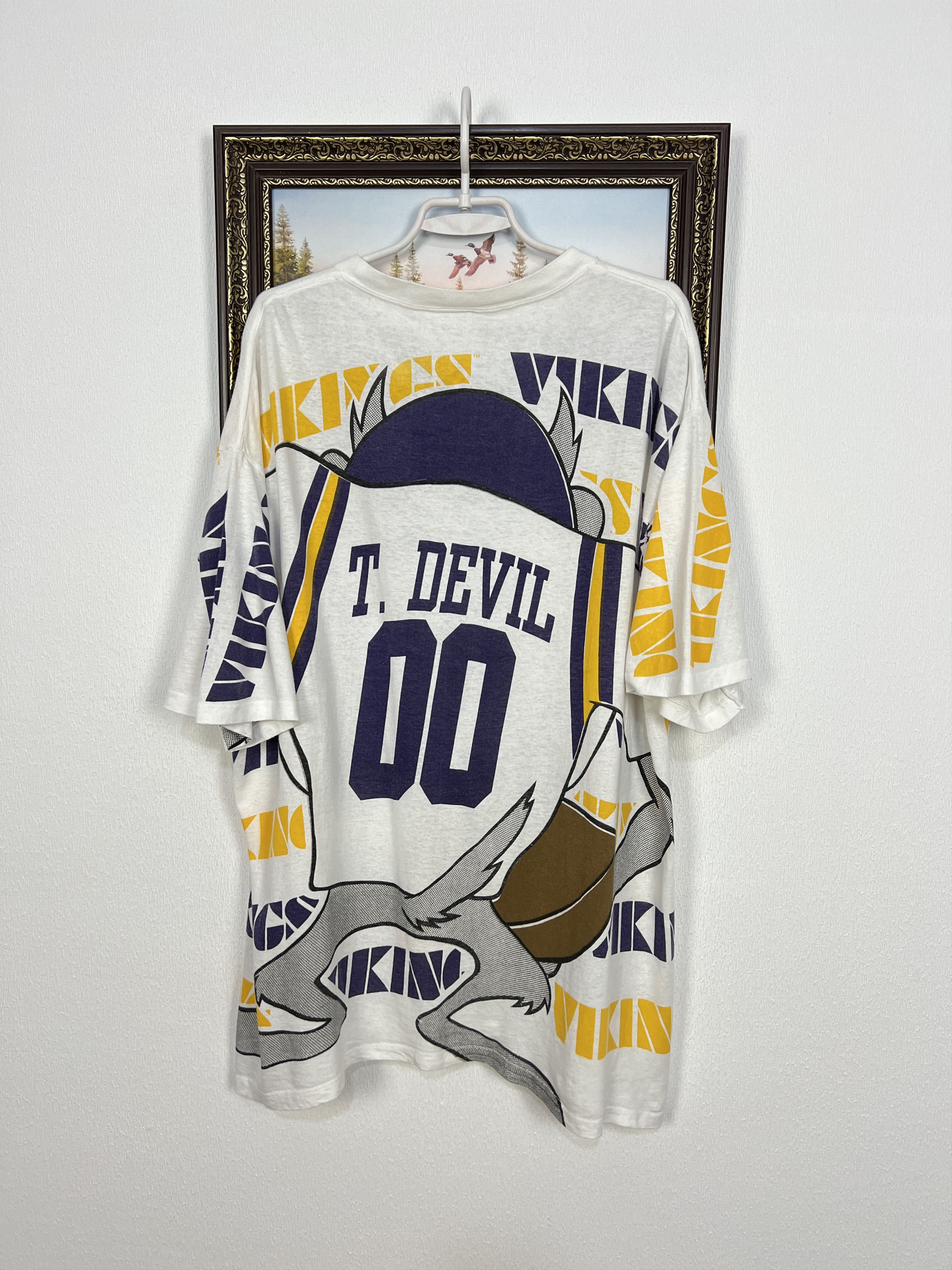 Vintage Vintage RARE Minnesota Vikings Taz All Over Print NFL Shirt Size US XXL / EU 58 / 5 - 13 Thumbnail