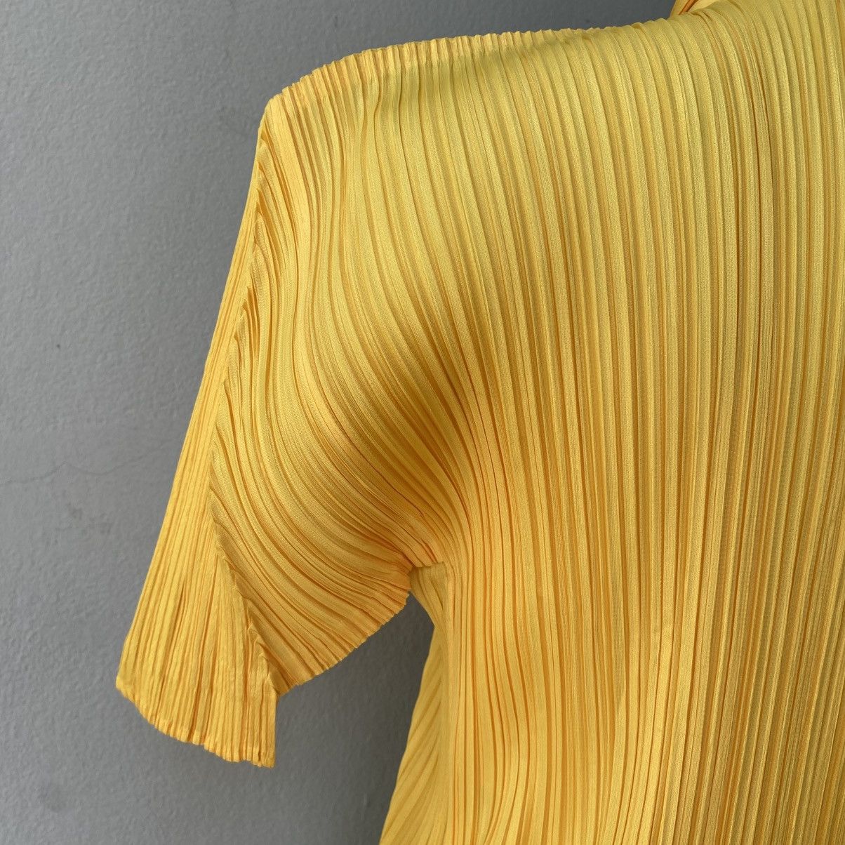 Pleats Please Issey Miyake Pleats Please Issey Miyake Sunshine Pleated Yellow Shirt Size M / US 6-8 / IT 42-44 - 14 Thumbnail